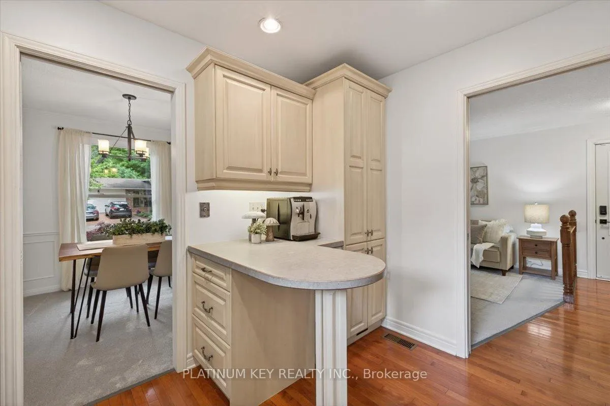 Photo 11 of 176 Dearborn Avenue, London, South K — HOMEH