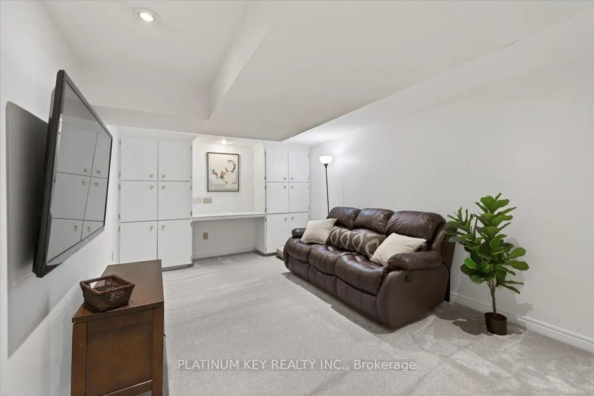 Photo 24 of 176 Dearborn Avenue, London, South K — HOMEH