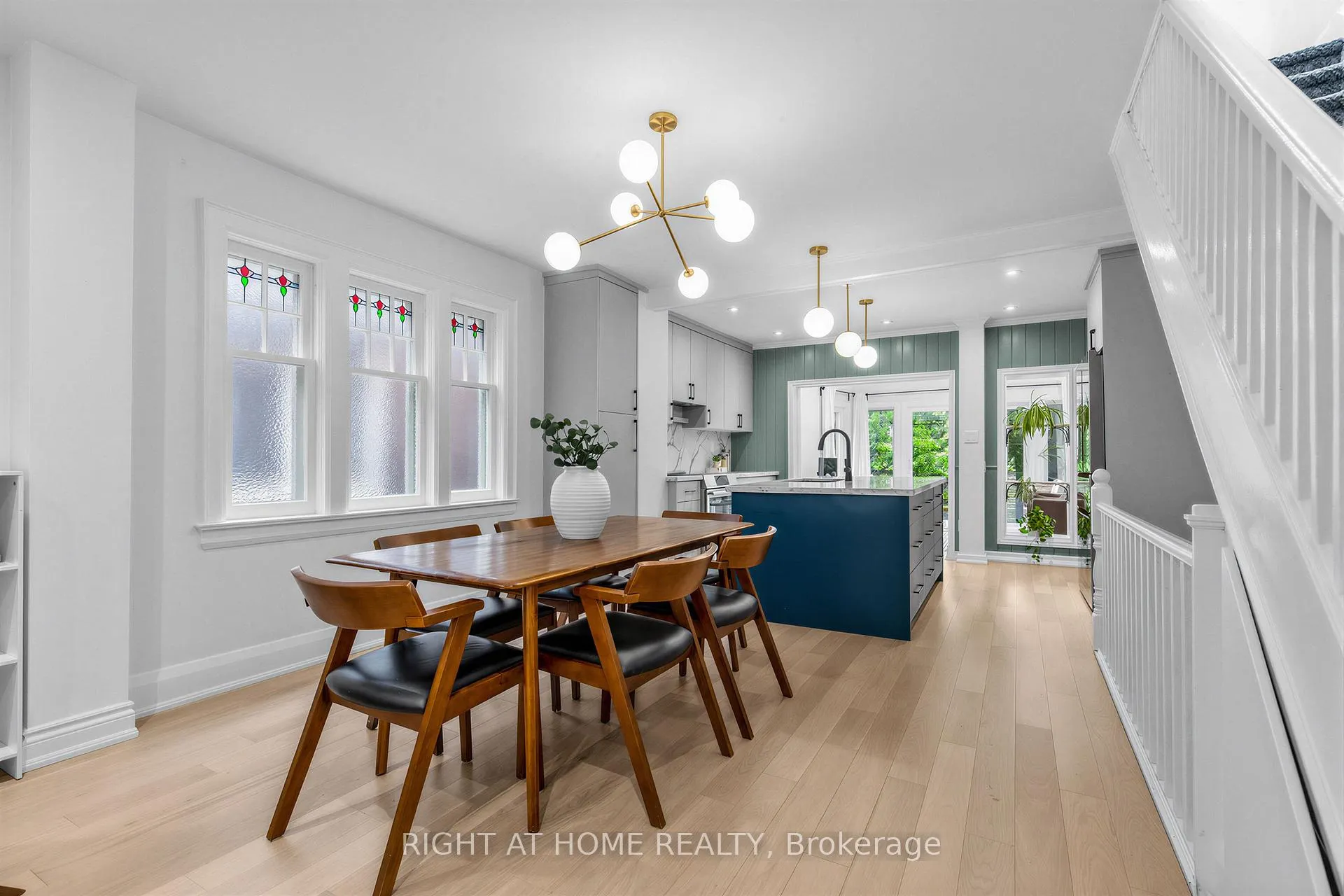 Photo 2 of 1022 Mount Pleasant Road, Toronto, Mount Pleasant East — HOMEH