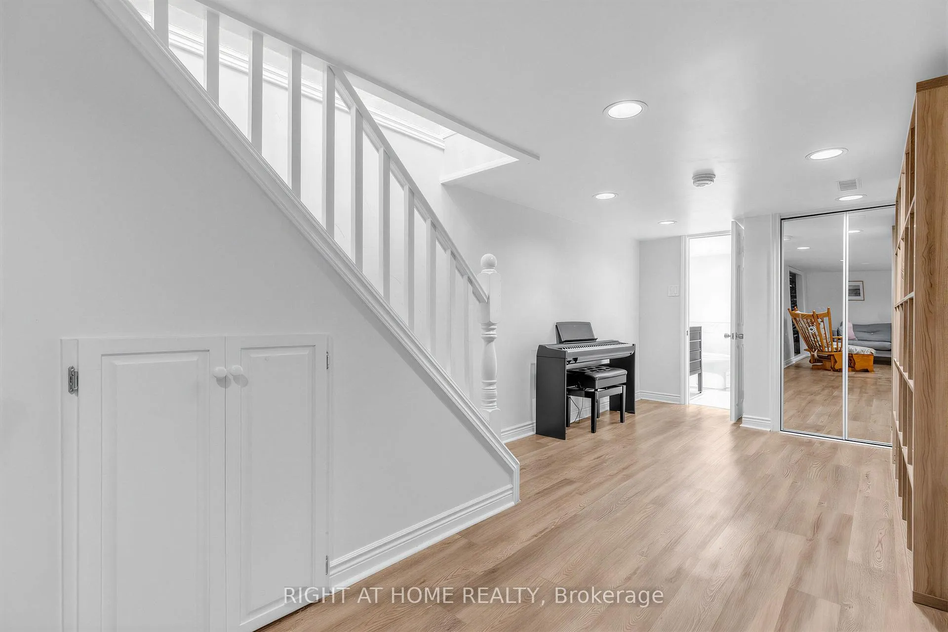 Photo 24 of 1022 Mount Pleasant Road, Toronto, Mount Pleasant East — HOMEH