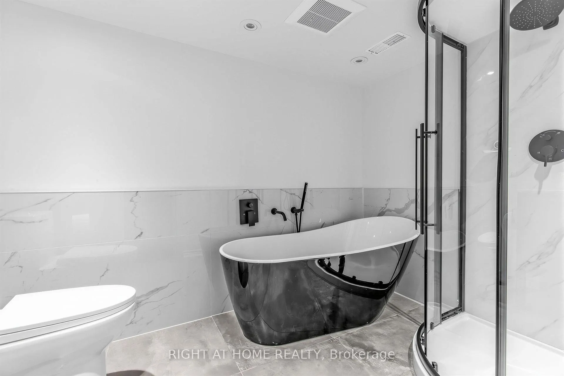 Photo 25 of 1022 Mount Pleasant Road, Toronto, Mount Pleasant East — HOMEH