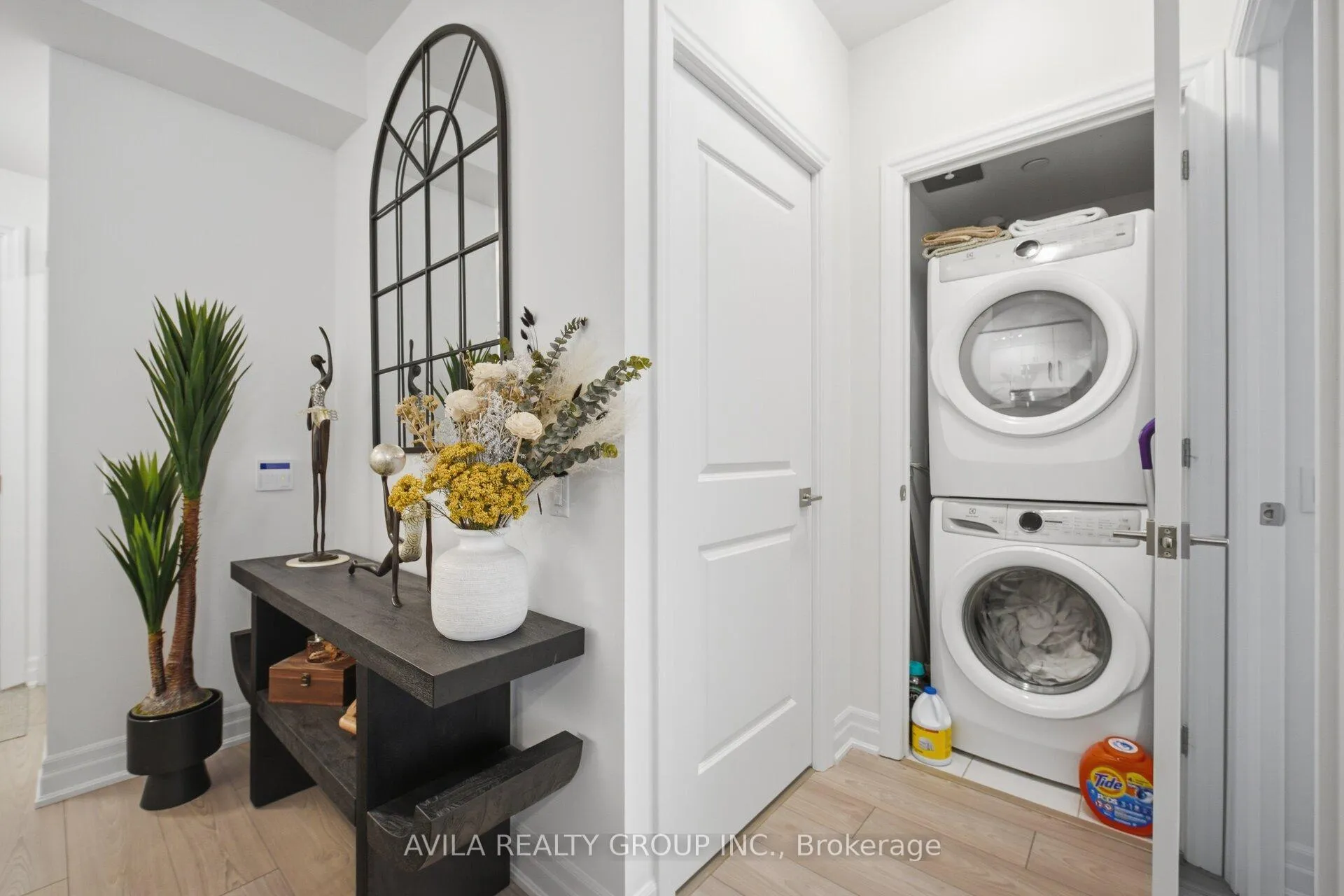 Photo 22 of 36 elm Drive, Mississauga, Fairview — HOMEH