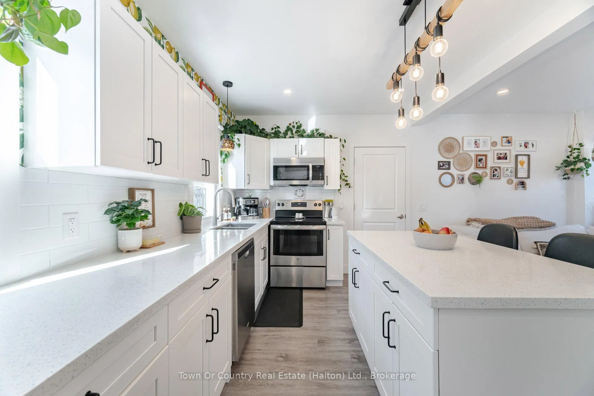 Photo 2 of 23 Prince Street, St. Catharines, E. Chester — HOMEH