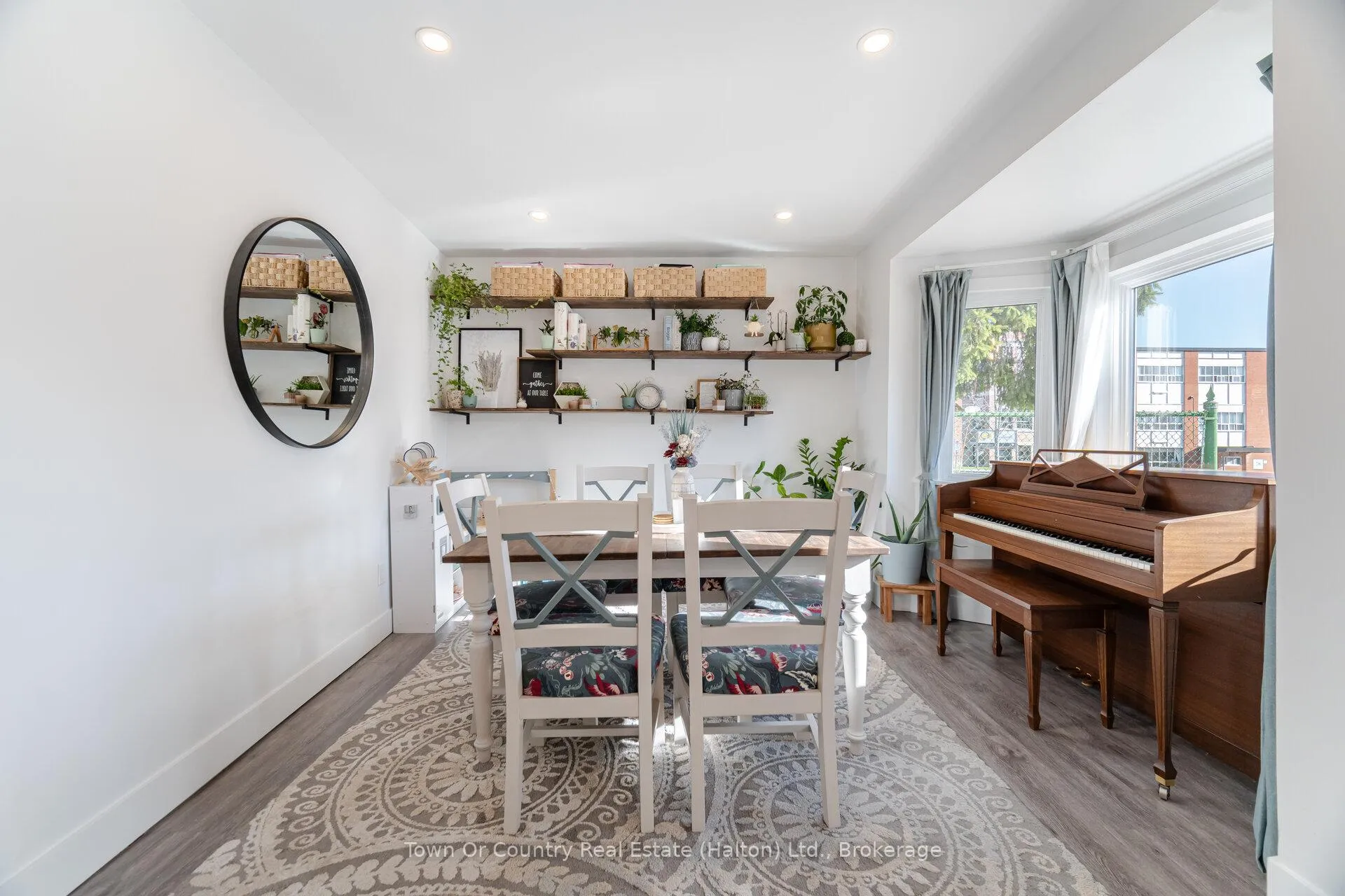 Photo 7 of 23 Prince Street, St. Catharines, E. Chester — HOMEH