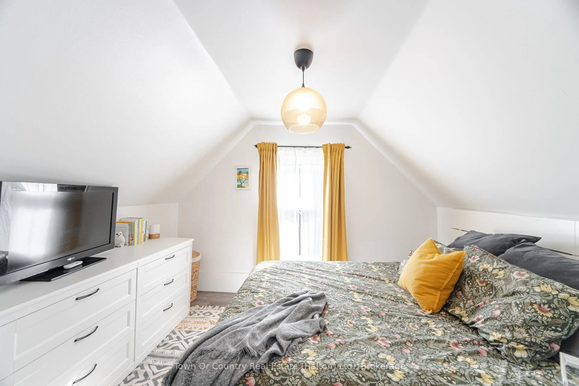 Photo 14 of 23 Prince Street, St. Catharines, E. Chester — HOMEH