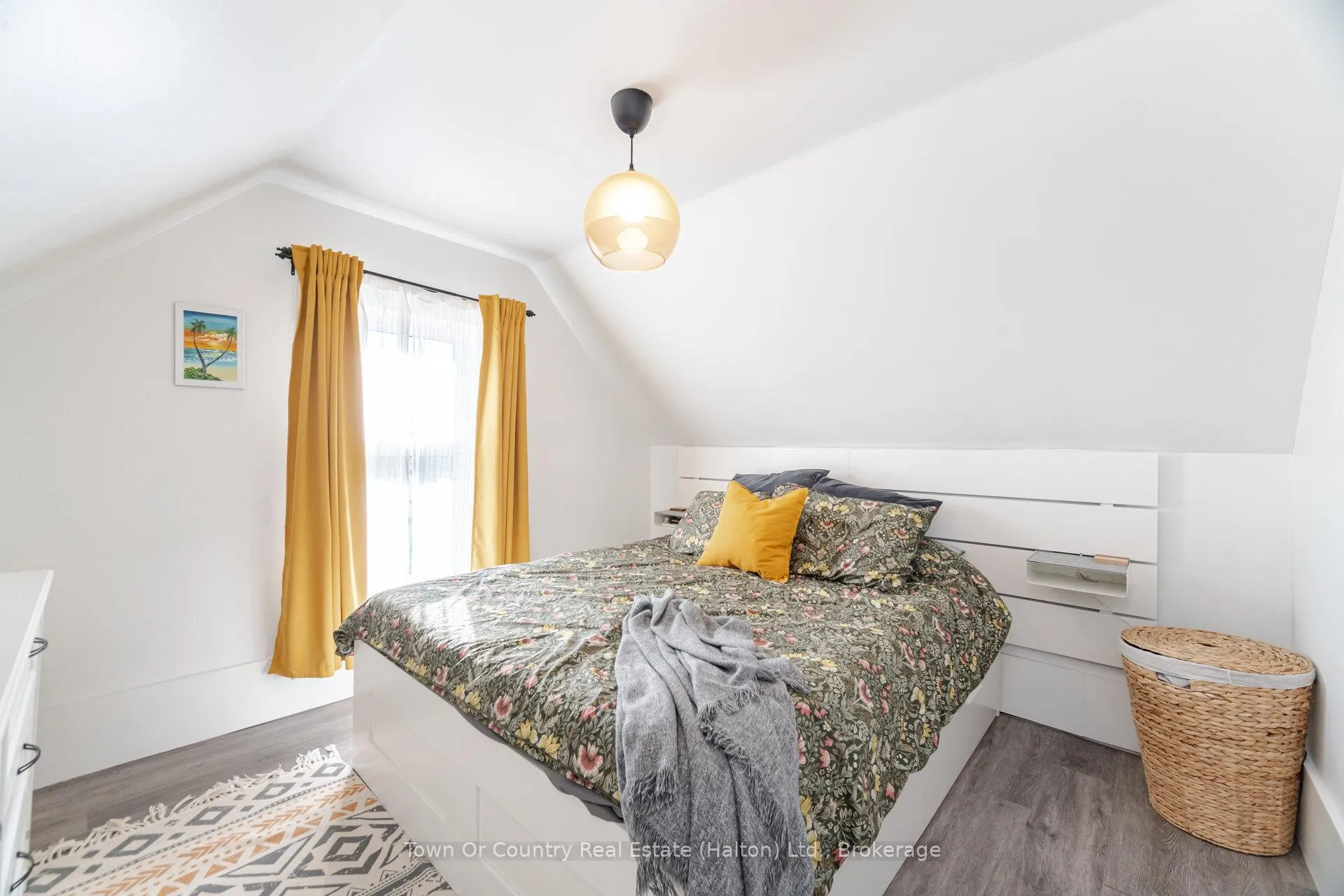 Photo 15 of 23 Prince Street, St. Catharines, E. Chester — HOMEH