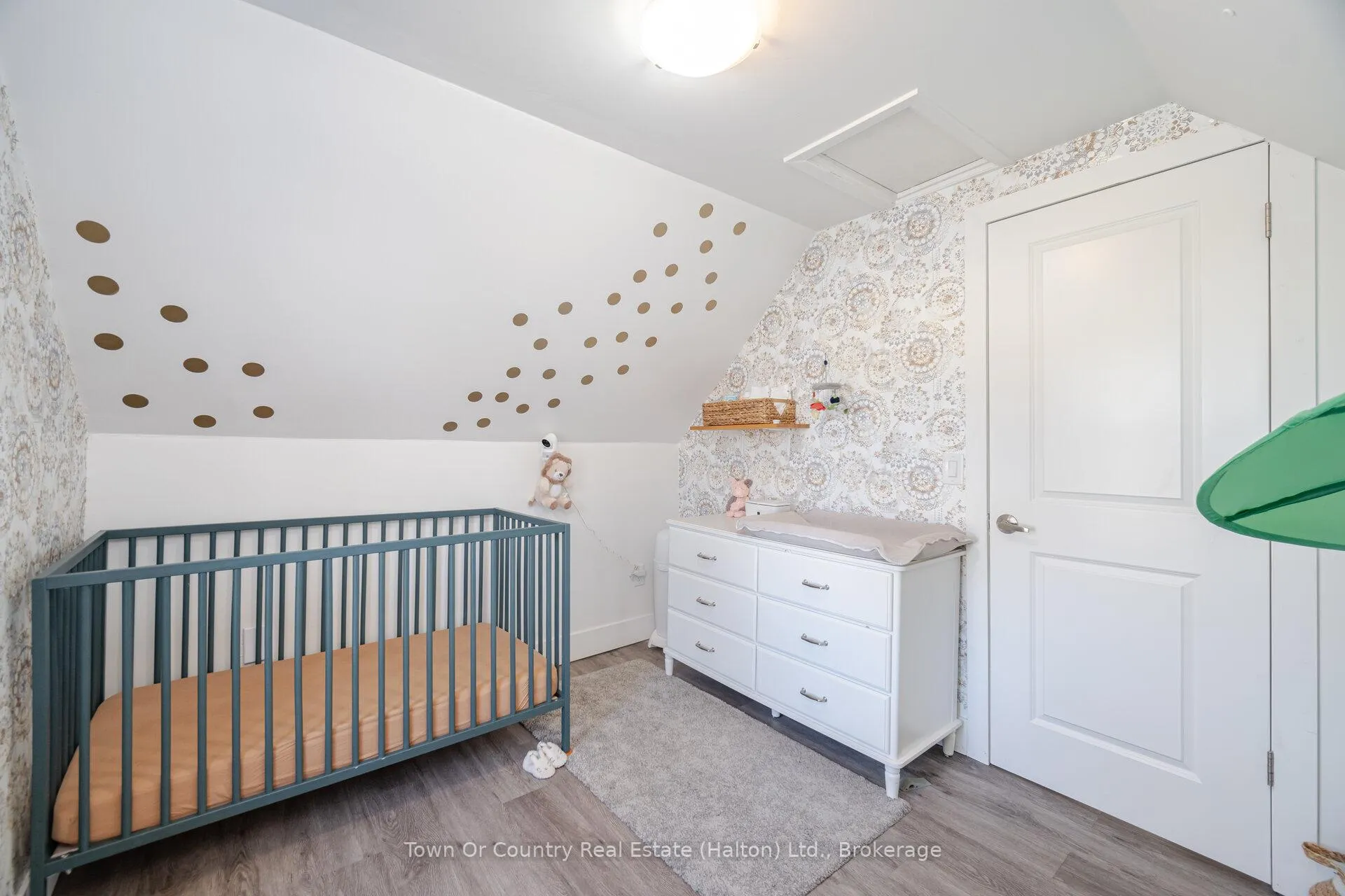 Photo 21 of 23 Prince Street, St. Catharines, E. Chester — HOMEH