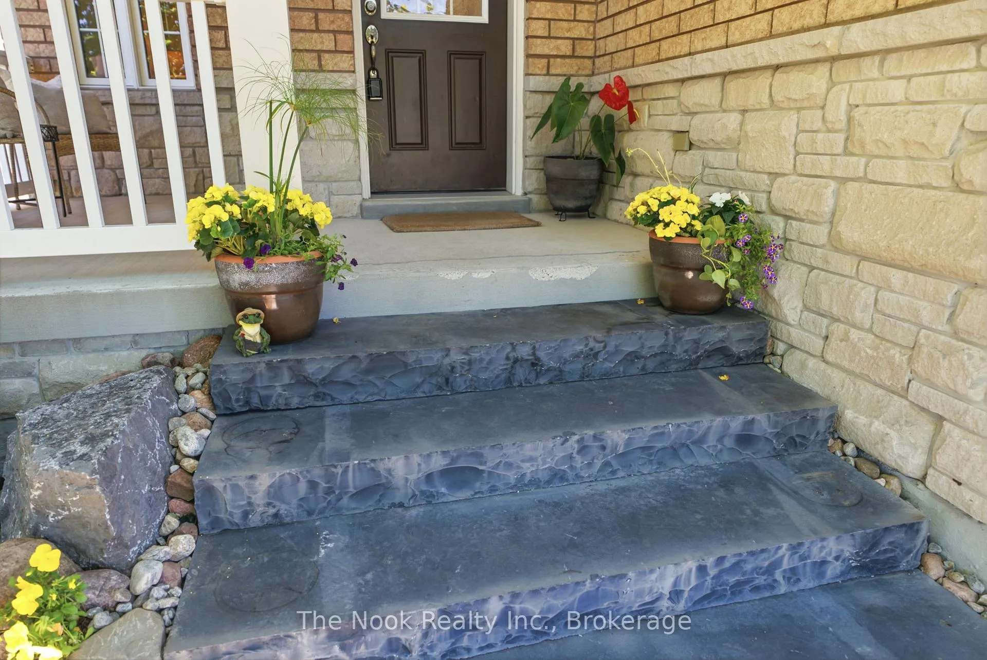 Photo 4 of 385 Longworth Avenue, Clarington, Bowmanville — HOMEH