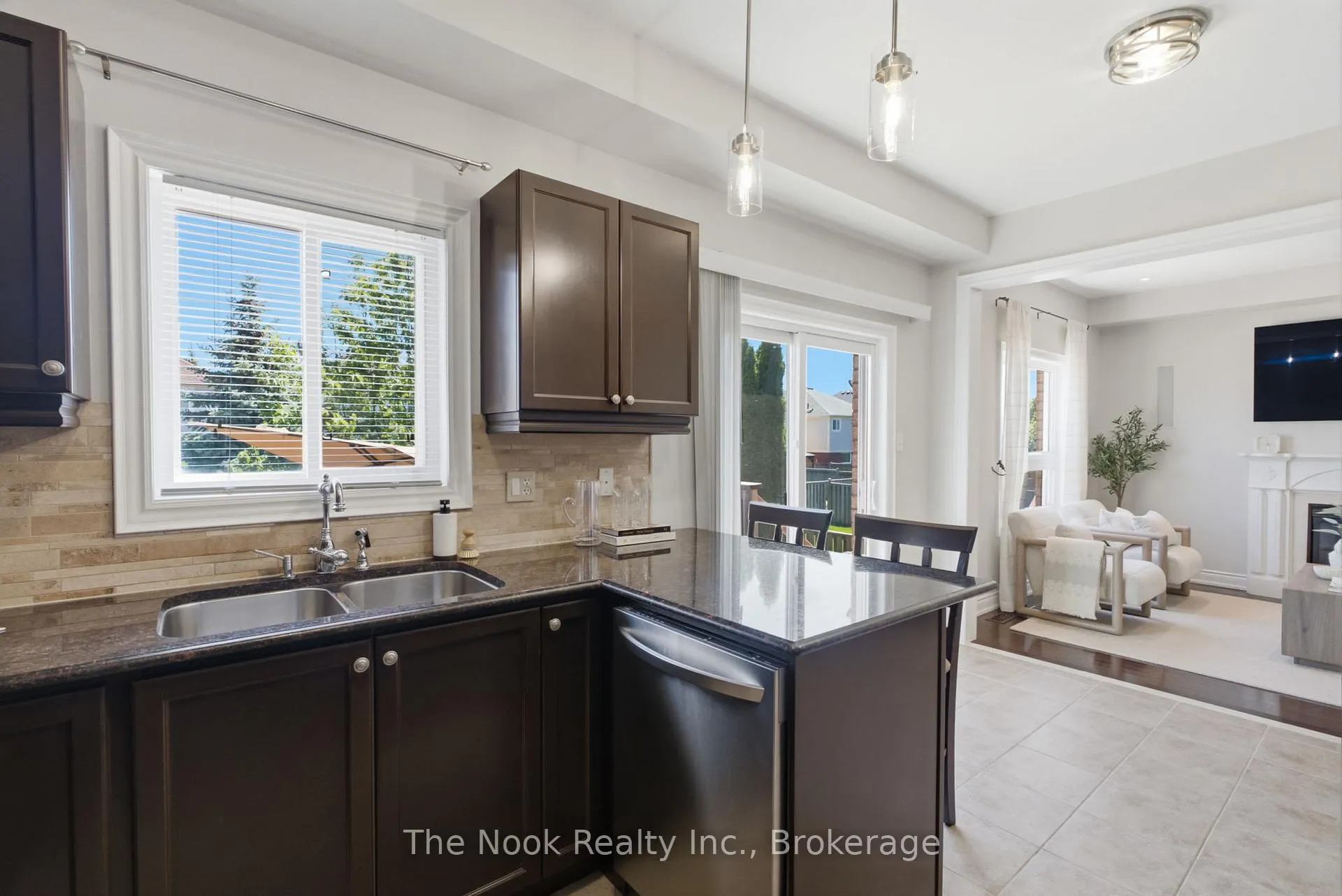 Photo 17 of 385 Longworth Avenue, Clarington, Bowmanville — HOMEH