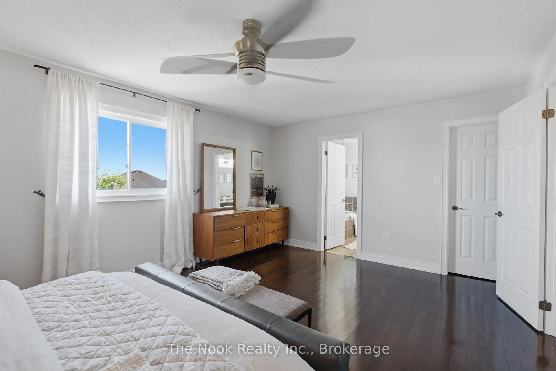 Photo 27 of 385 Longworth Avenue, Clarington, Bowmanville — HOMEH