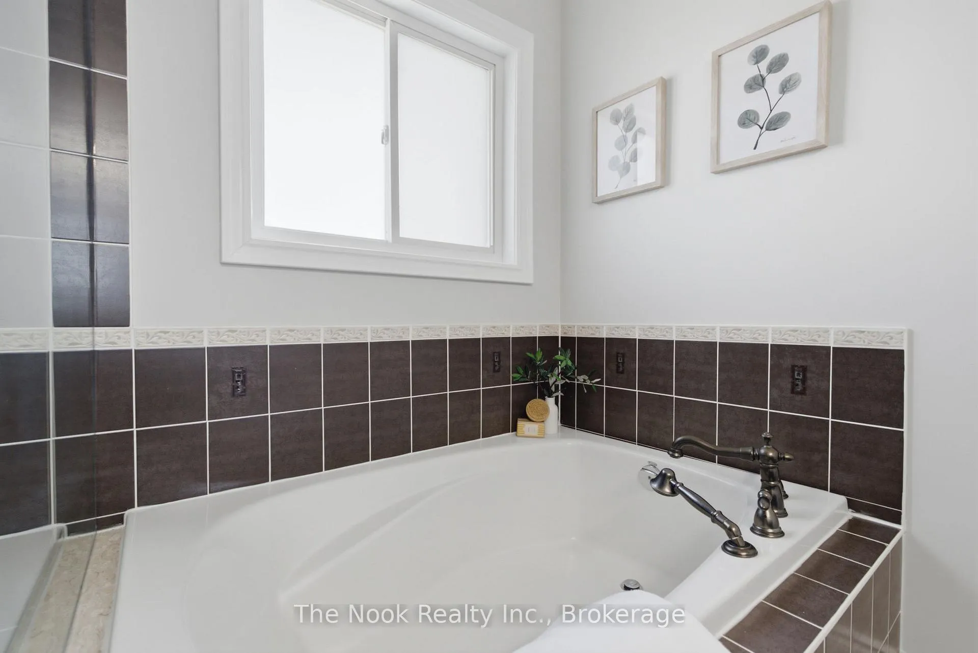 Photo 29 of 385 Longworth Avenue, Clarington, Bowmanville — HOMEH