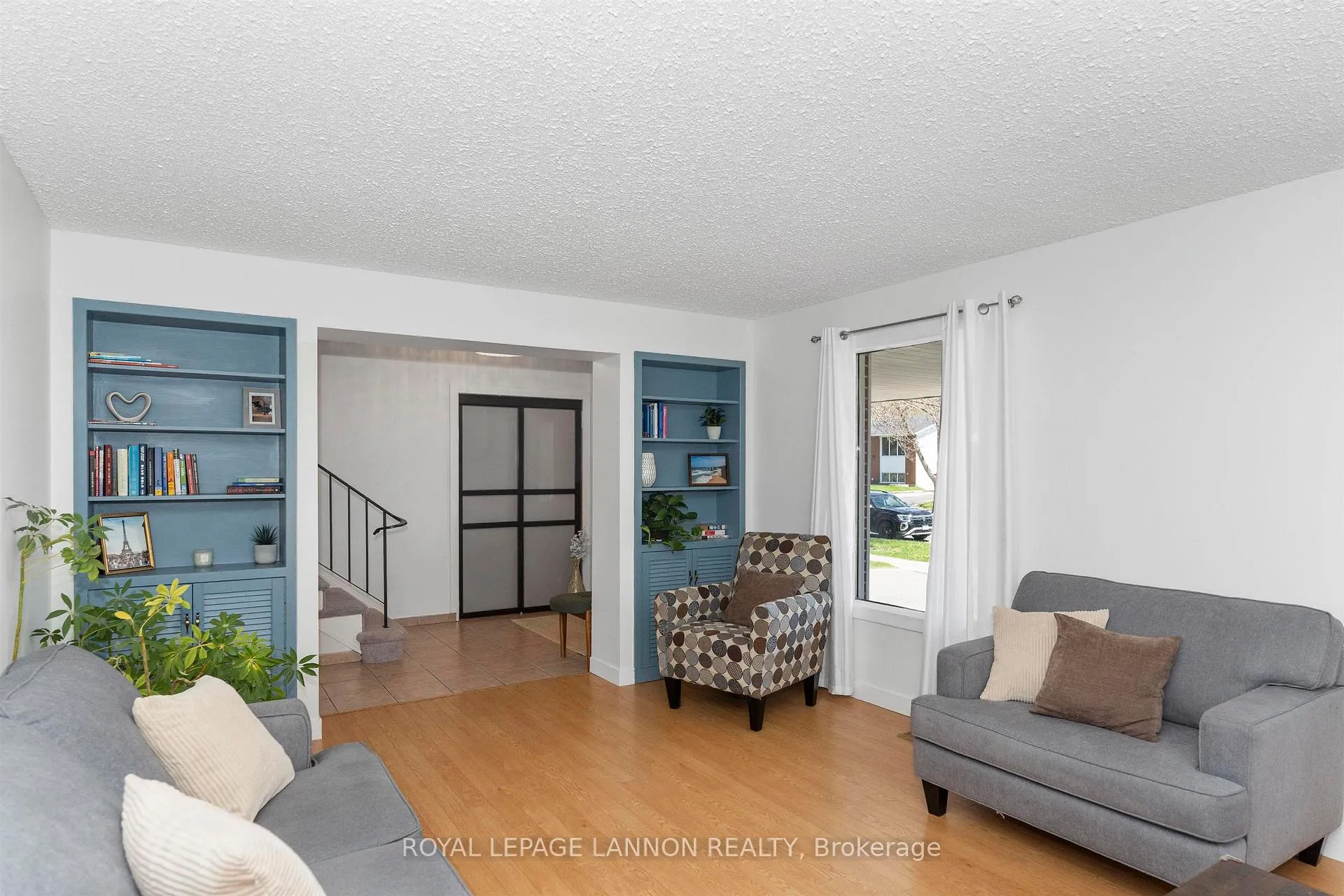 Photo 3 of 415 Chelsea Crescent, Thunder Bay, John Street North — HOMEH