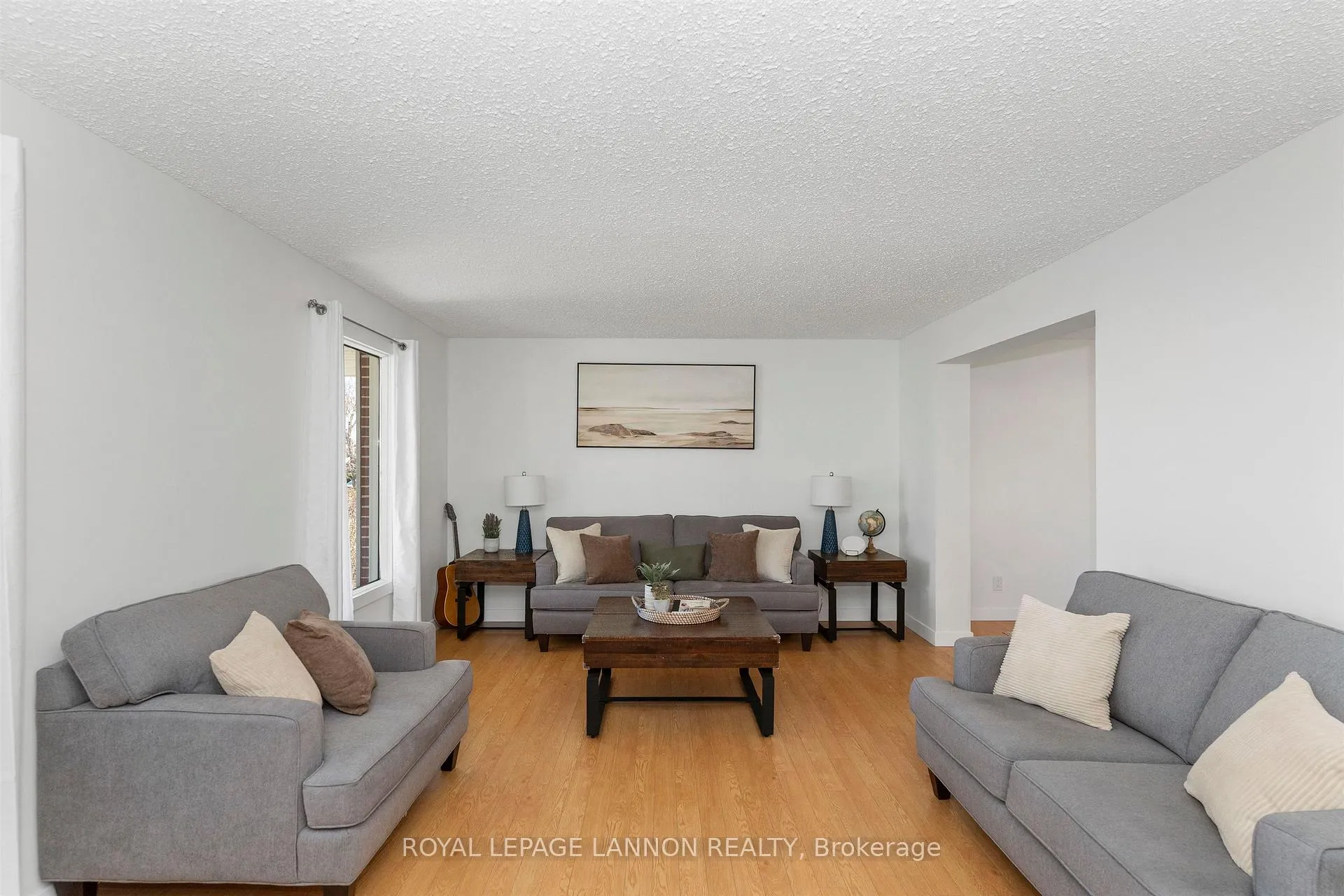 Photo 4 of 415 Chelsea Crescent, Thunder Bay, John Street North — HOMEH