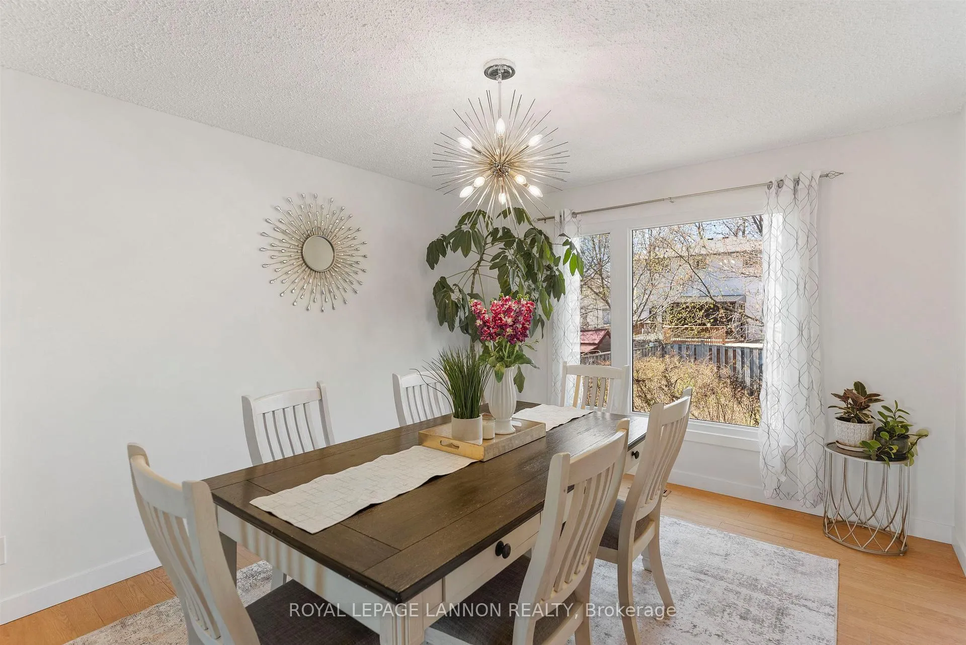 Photo 6 of 415 Chelsea Crescent, Thunder Bay, John Street North — HOMEH