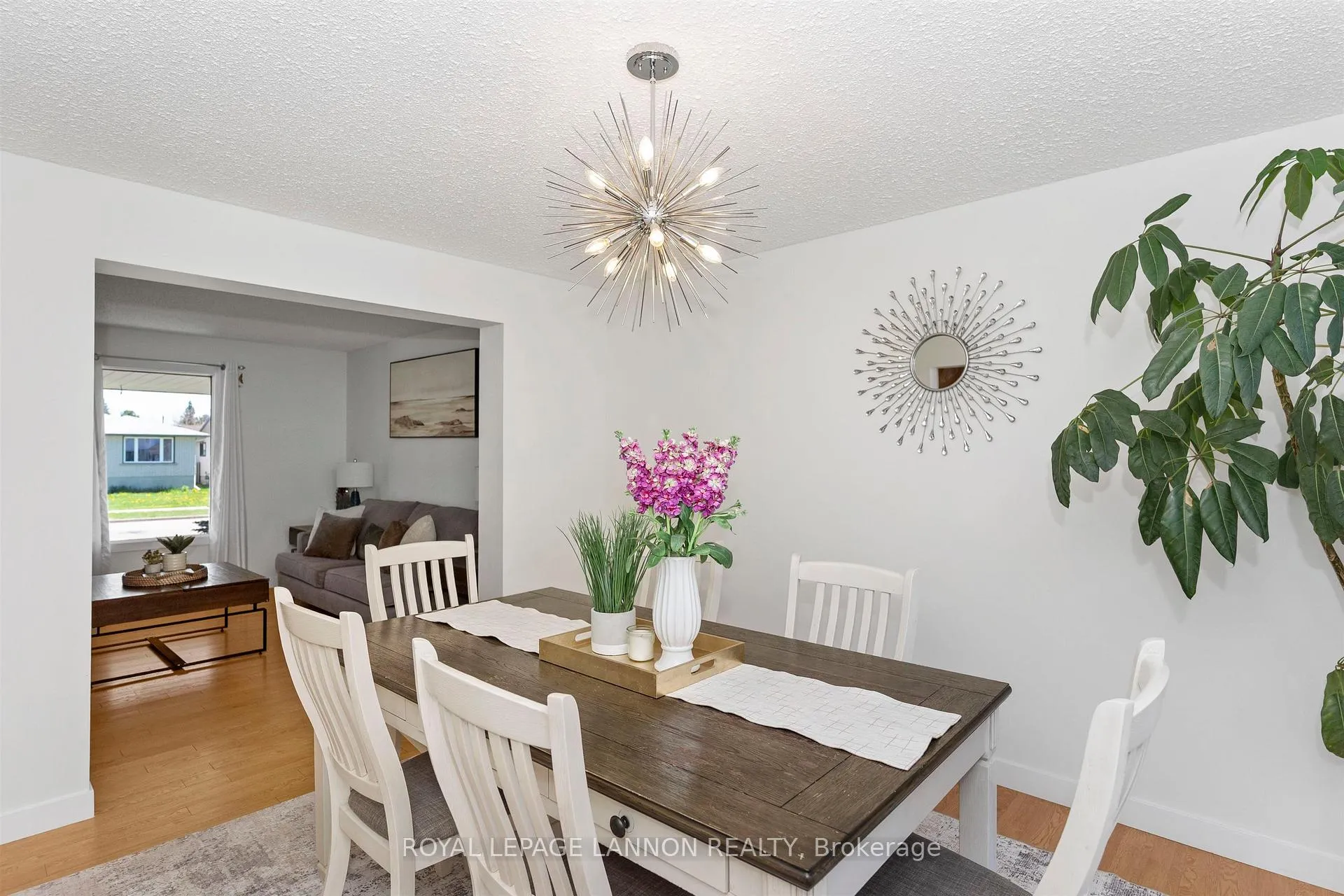 Photo 7 of 415 Chelsea Crescent, Thunder Bay, John Street North — HOMEH
