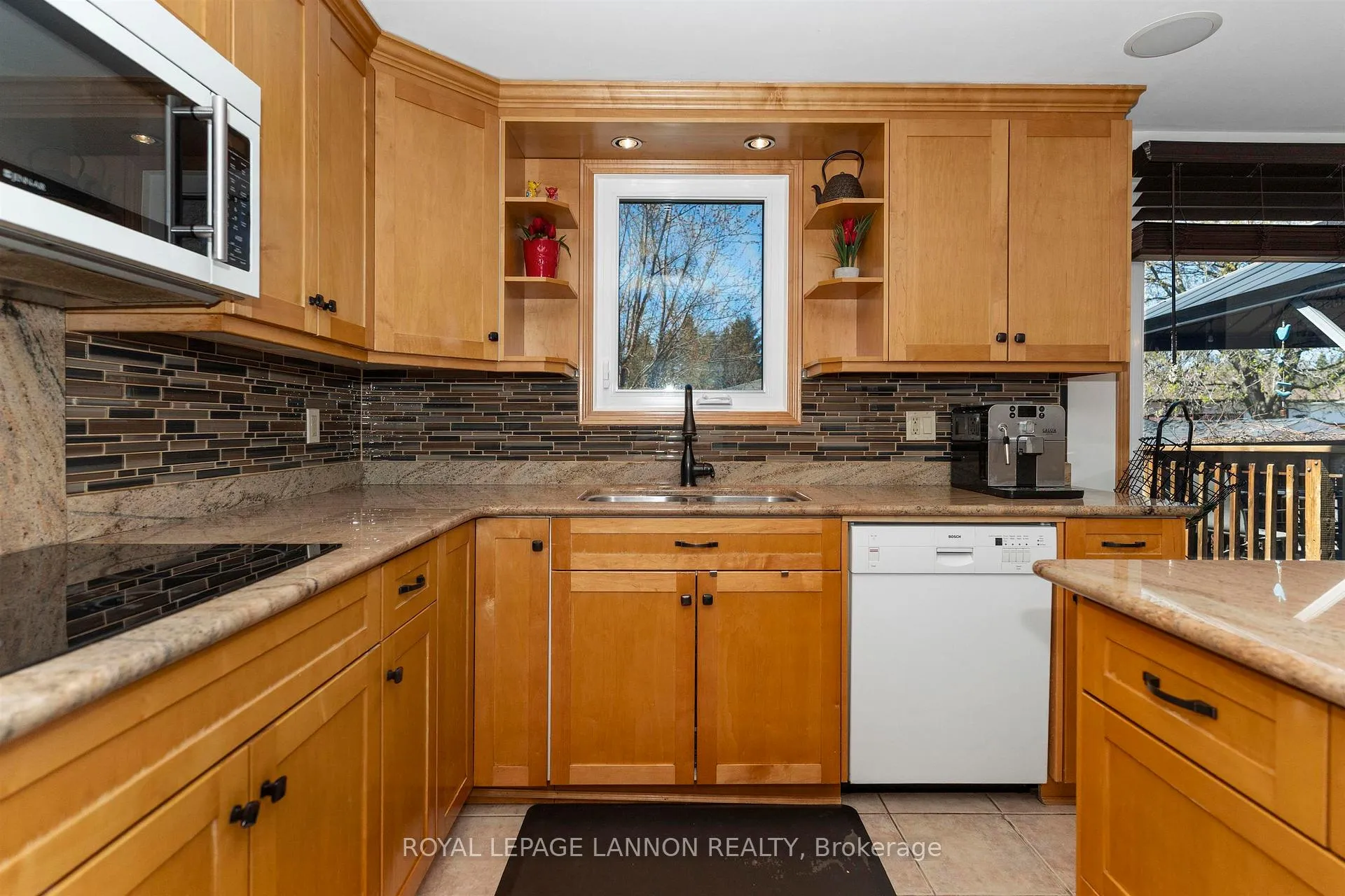 Photo 8 of 415 Chelsea Crescent, Thunder Bay, John Street North — HOMEH