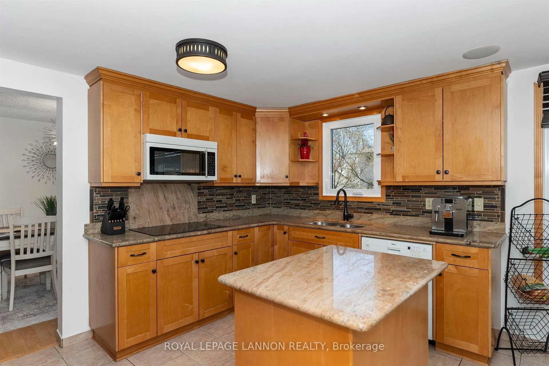 Photo 10 of 415 Chelsea Crescent, Thunder Bay, John Street North — HOMEH