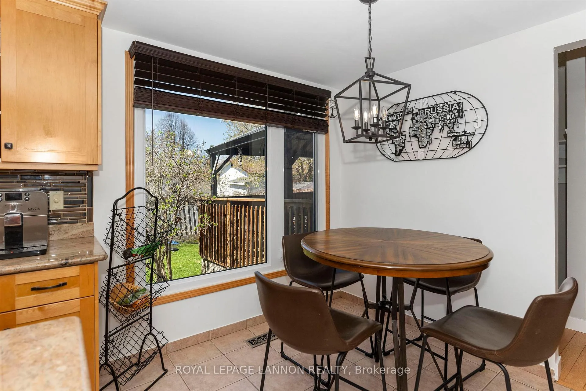 Photo 11 of 415 Chelsea Crescent, Thunder Bay, John Street North — HOMEH