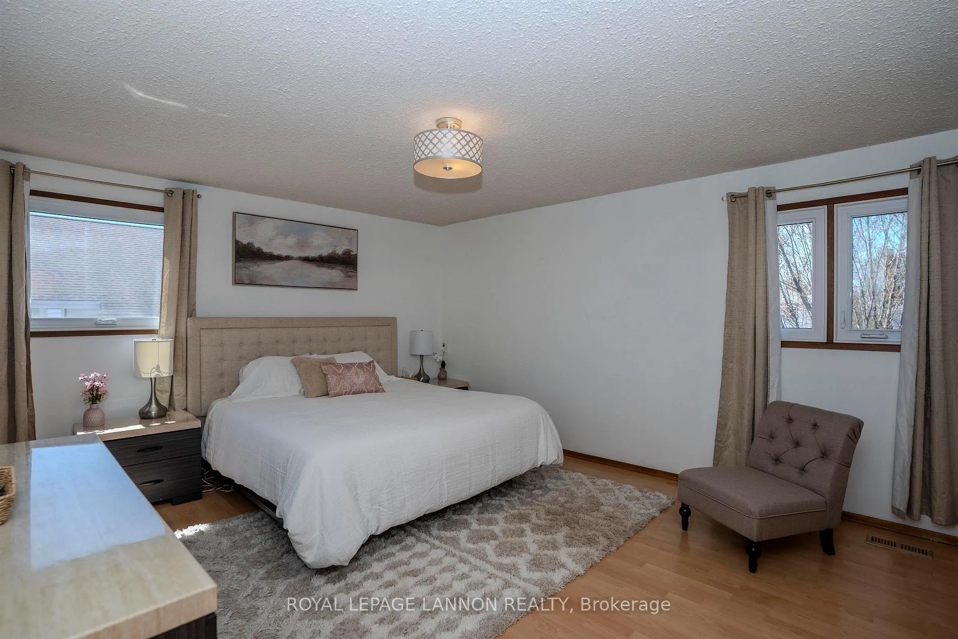 Photo 23 of 415 Chelsea Crescent, Thunder Bay, John Street North — HOMEH