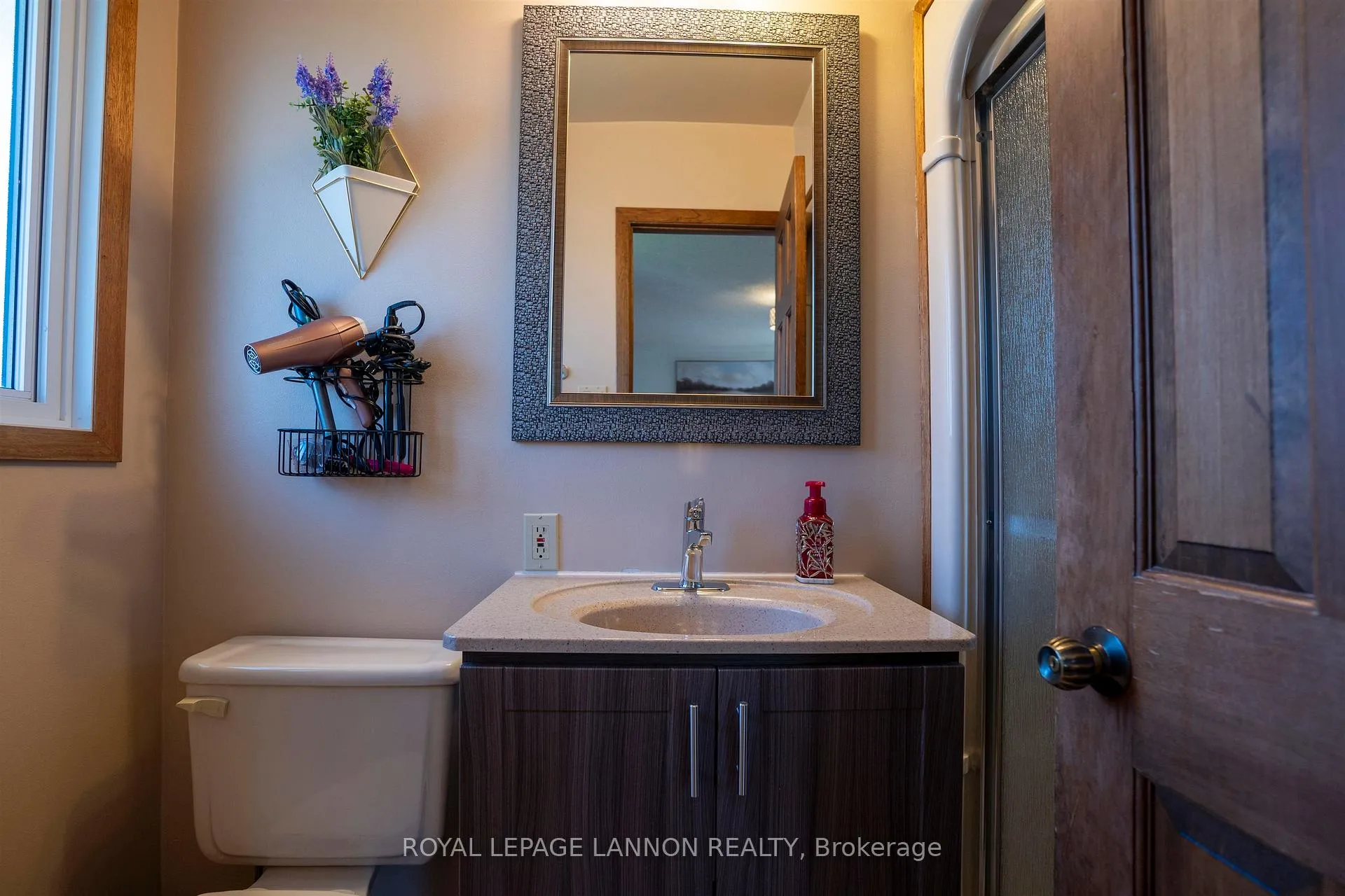 Photo 26 of 415 Chelsea Crescent, Thunder Bay, John Street North — HOMEH