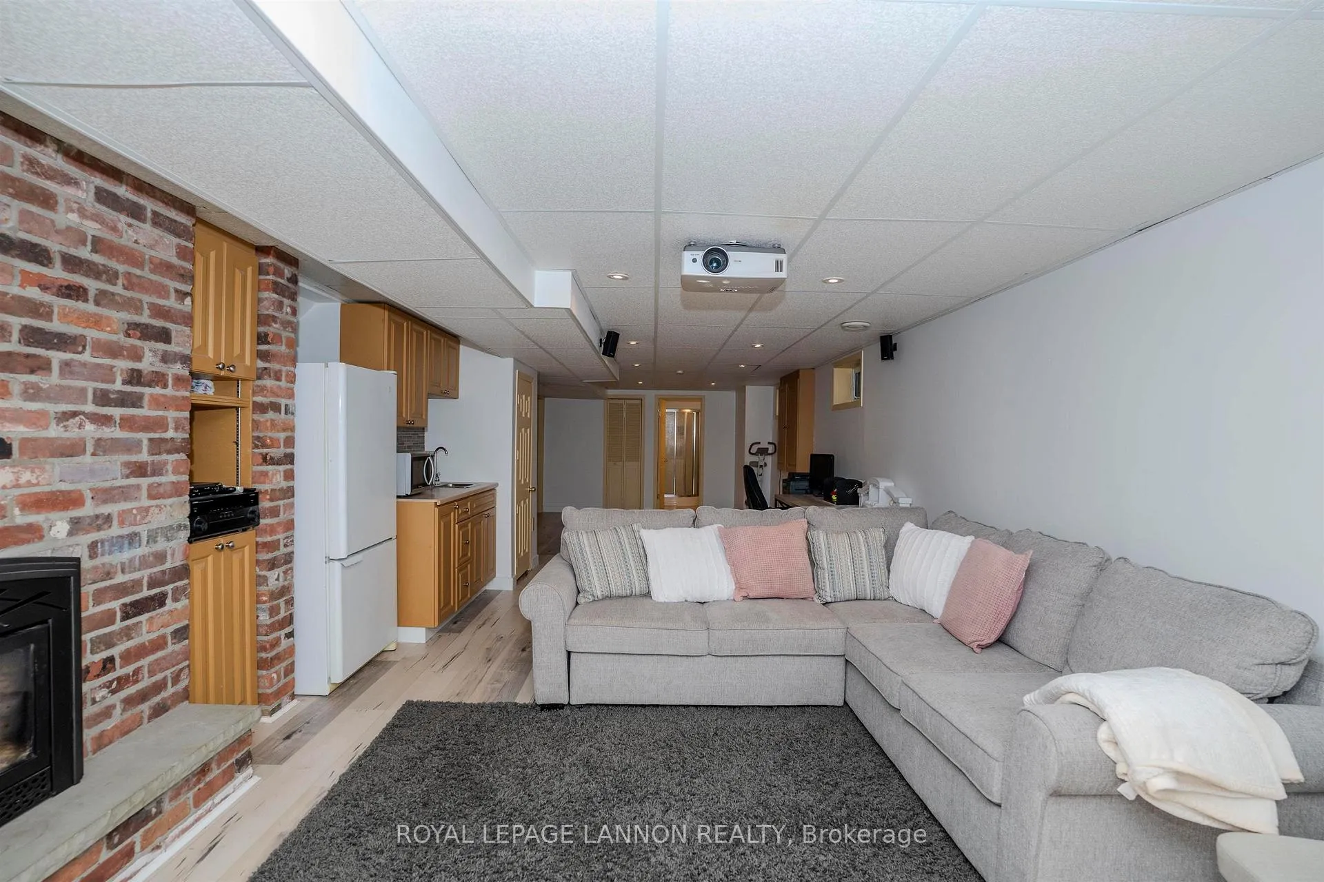 Photo 28 of 415 Chelsea Crescent, Thunder Bay, John Street North — HOMEH