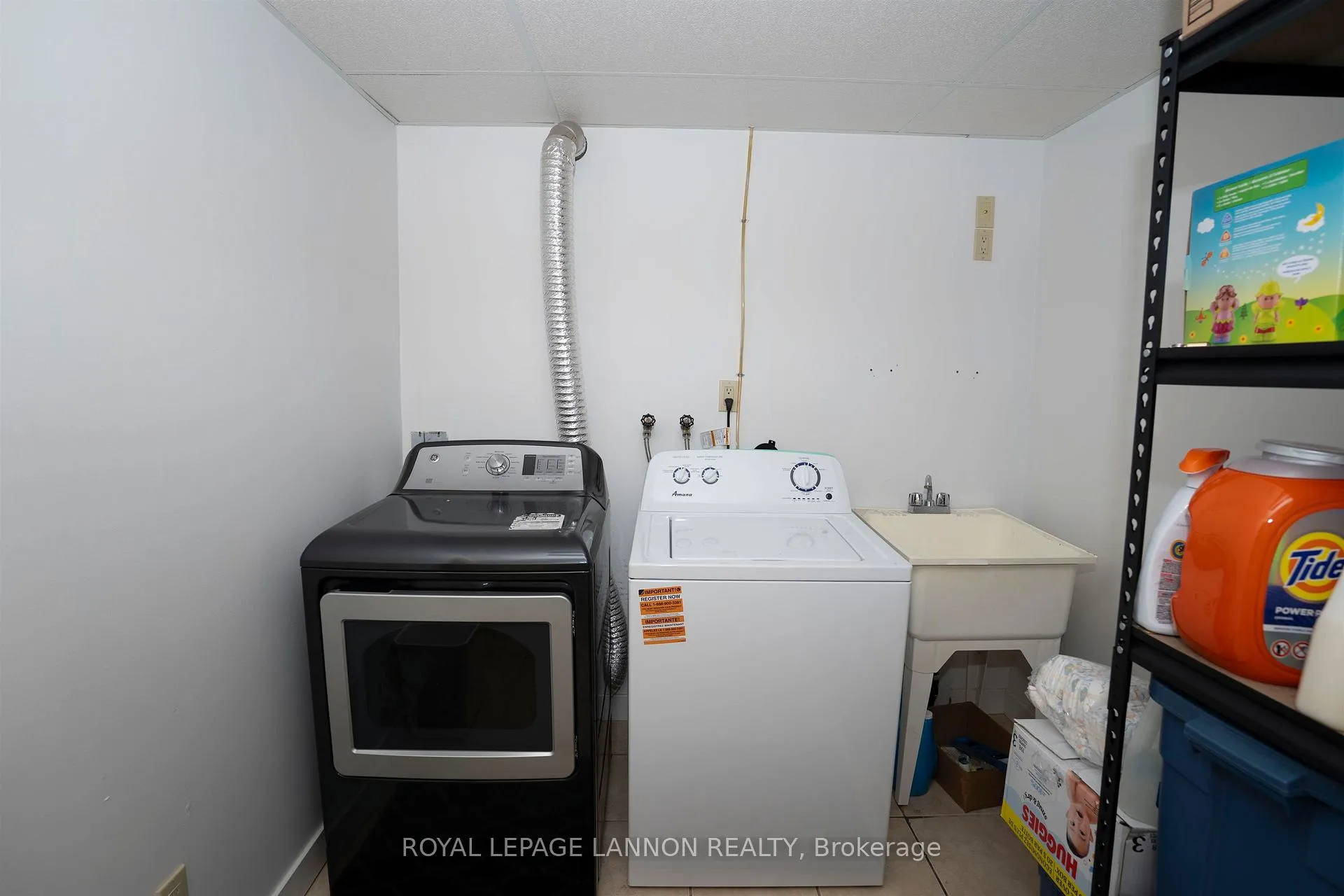 Photo 38 of 415 Chelsea Crescent, Thunder Bay, John Street North — HOMEH