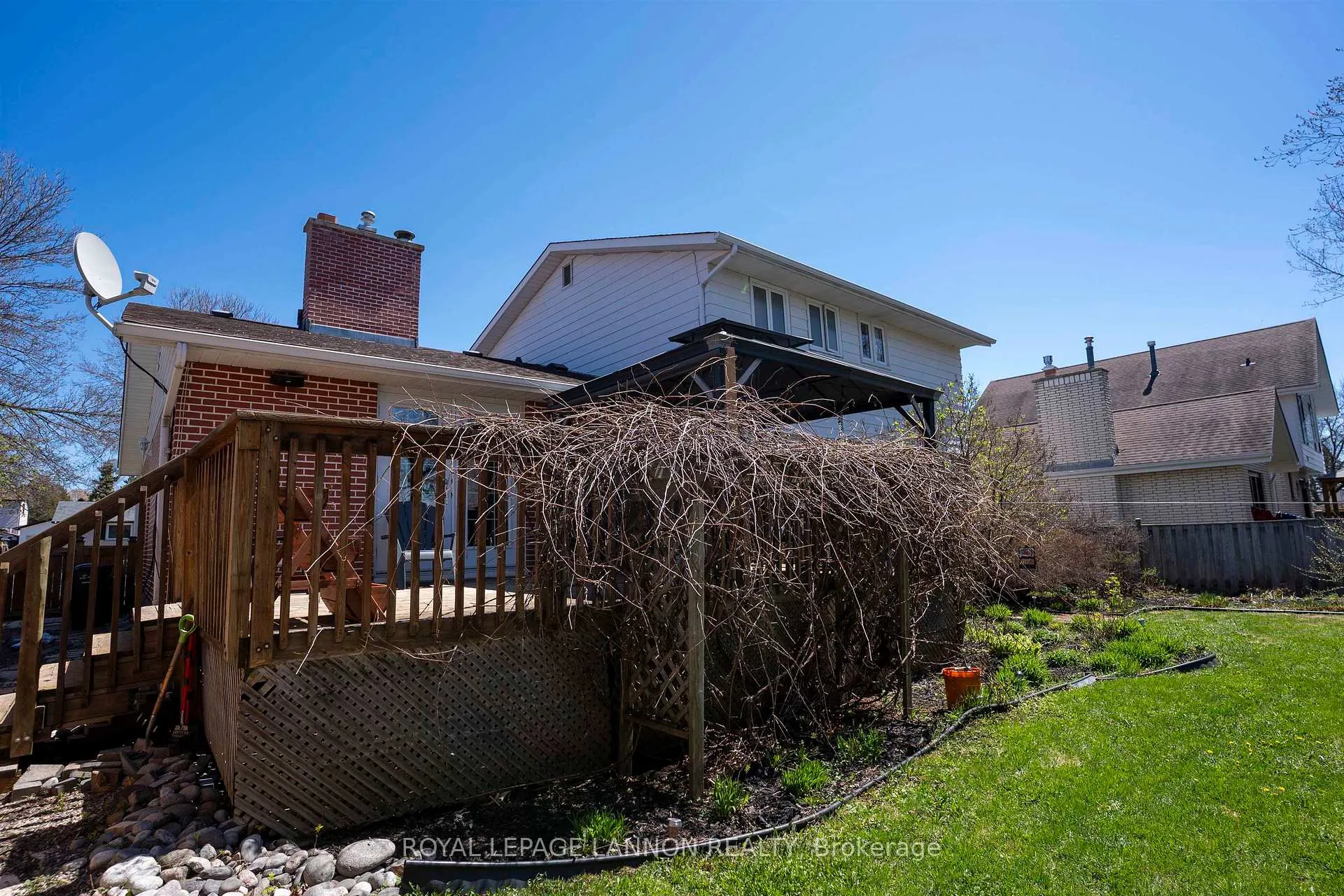 Photo 40 of 415 Chelsea Crescent, Thunder Bay, John Street North — HOMEH