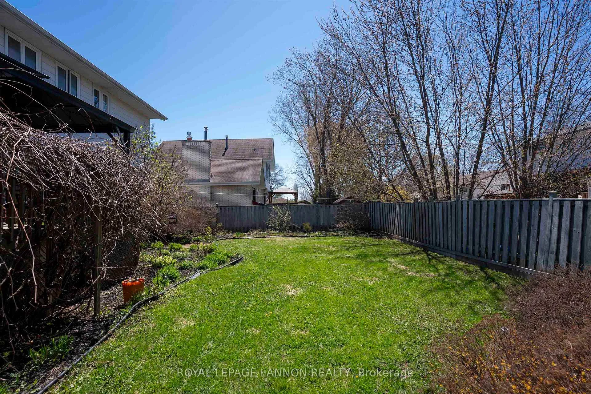 Photo 41 of 415 Chelsea Crescent, Thunder Bay, John Street North — HOMEH