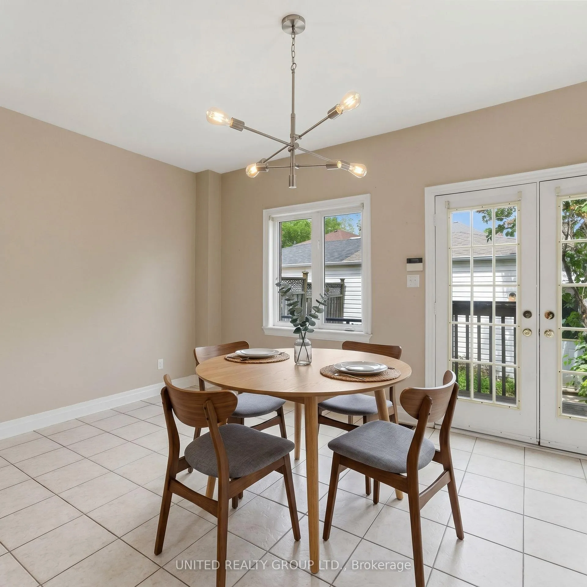 Photo 11 of 14 Braga Gardens, Toronto, Weston-Pellam Park — HOMEH