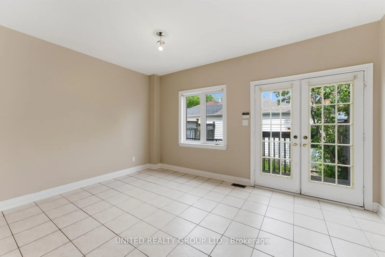 Photo 10 of 14 Braga Gardens, Toronto, Weston-Pellam Park — HOMEH