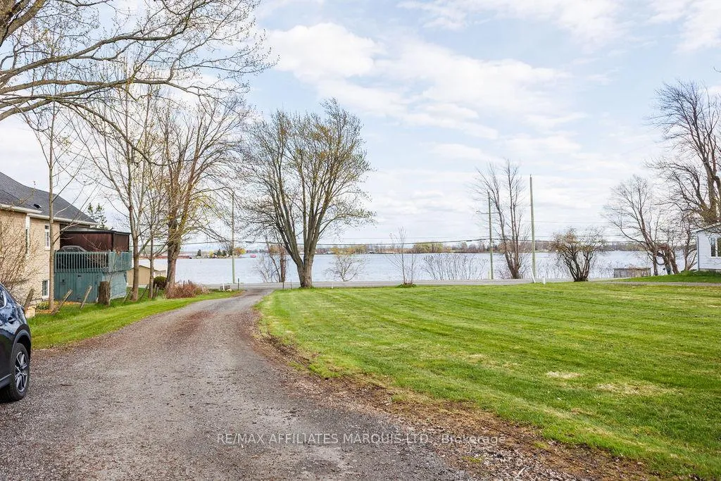 Photo 3 of 19249 County 2 Road, South Glengarry, South Glengarry (Charlottenburgh) Twp — HOMEH