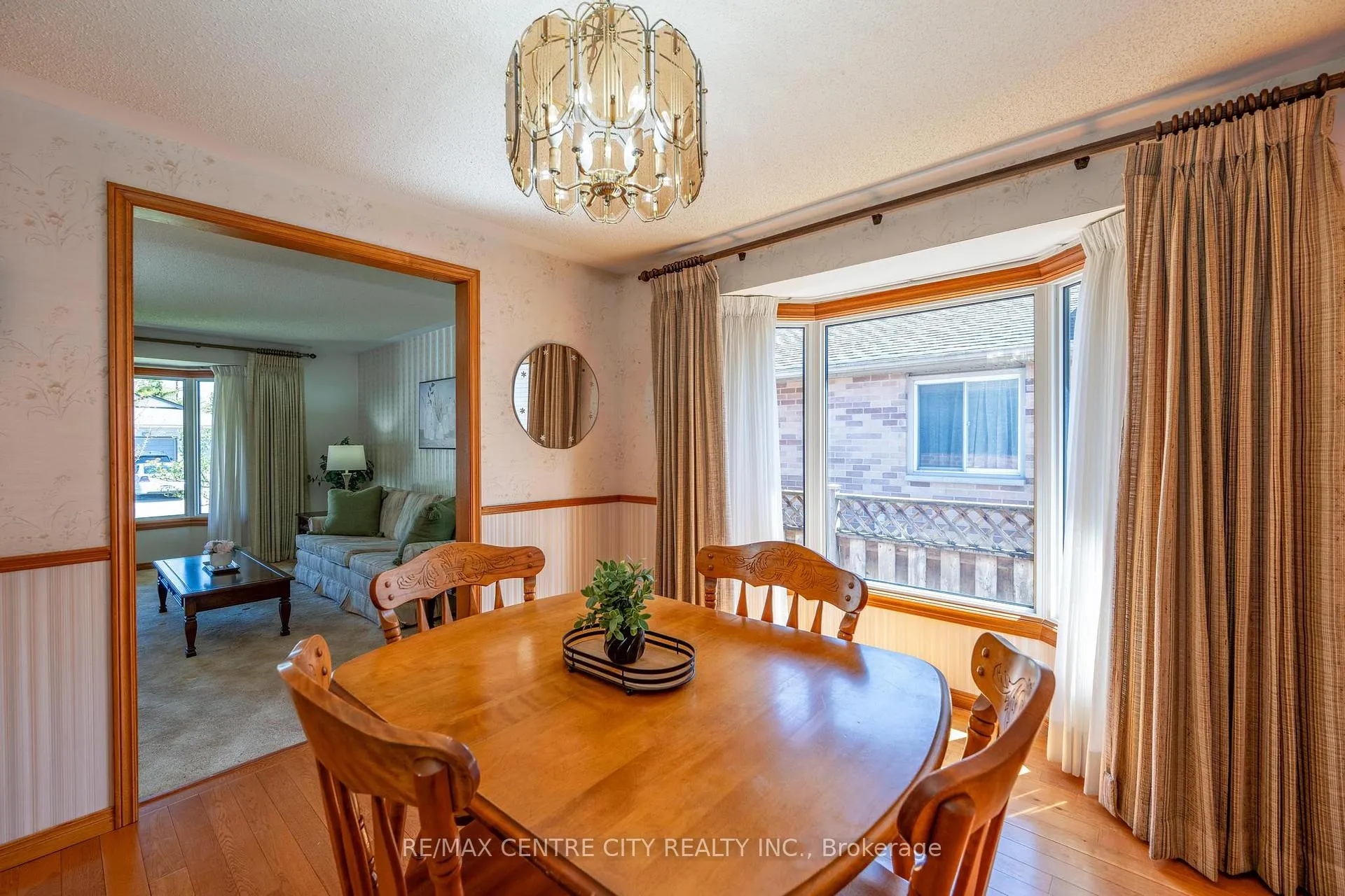 Photo 7 of 22 Saddy Crescent, London, East I — HOMEH
