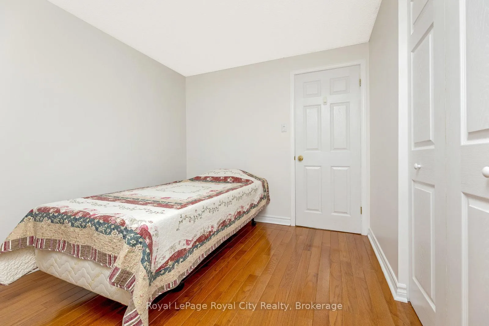 Photo 20 of 89 Joycelyn Crescent, Halton Hills, Georgetown — HOMEH