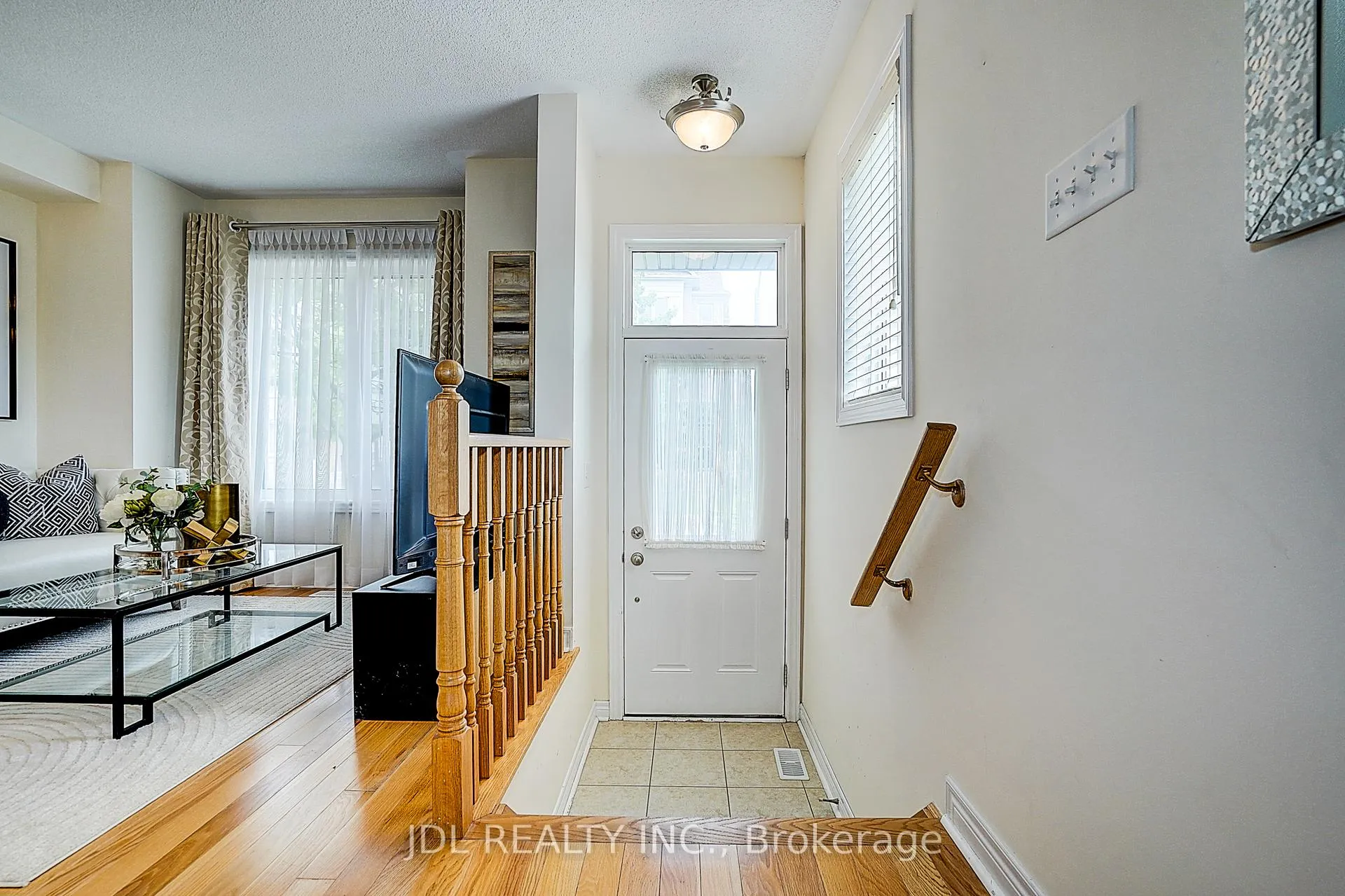 Photo 4 of 49 Kawneer Terrace, Scarborough, Dorset Park — HOMEH
