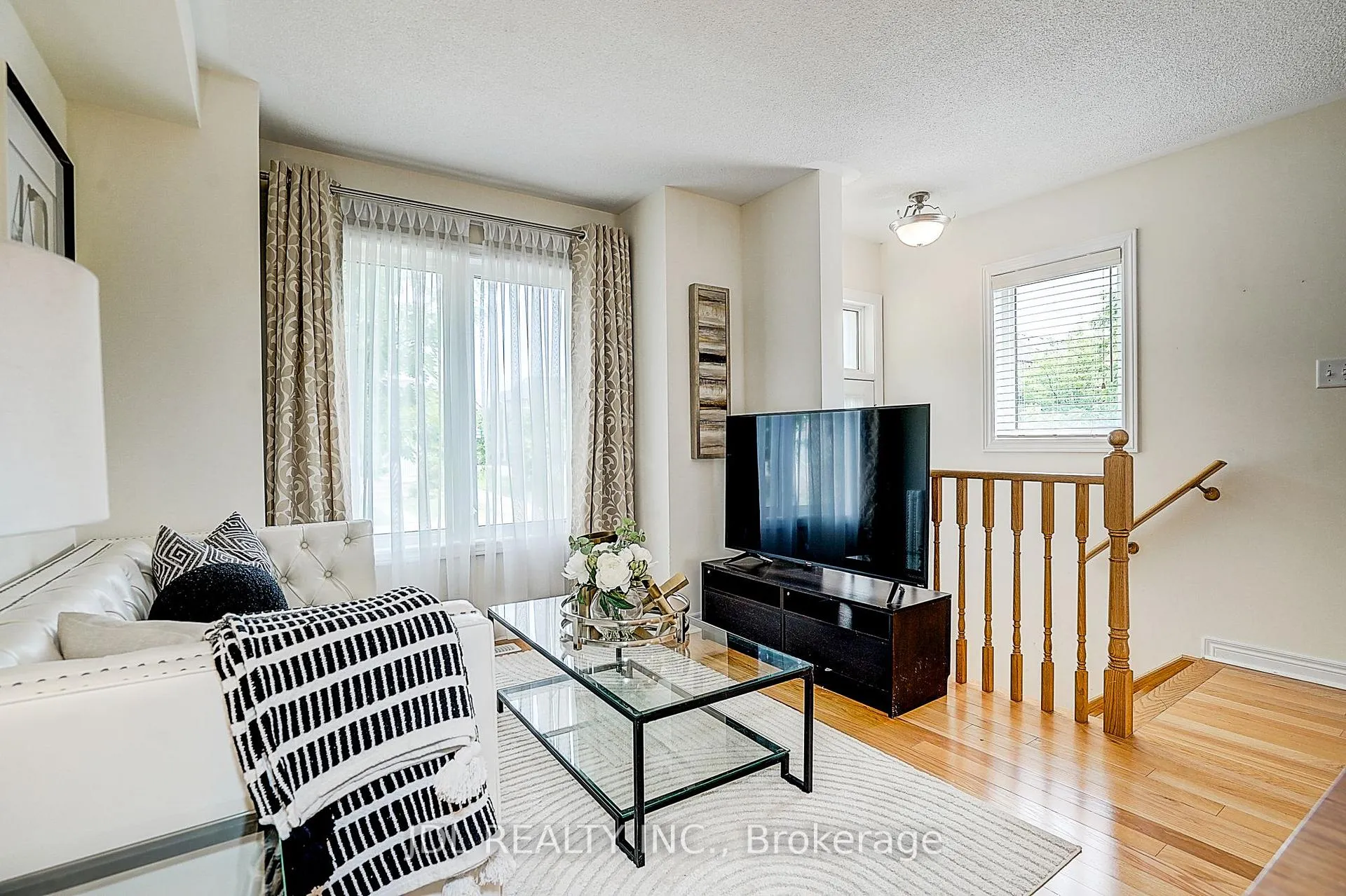 Photo 8 of 49 Kawneer Terrace, Scarborough, Dorset Park — HOMEH