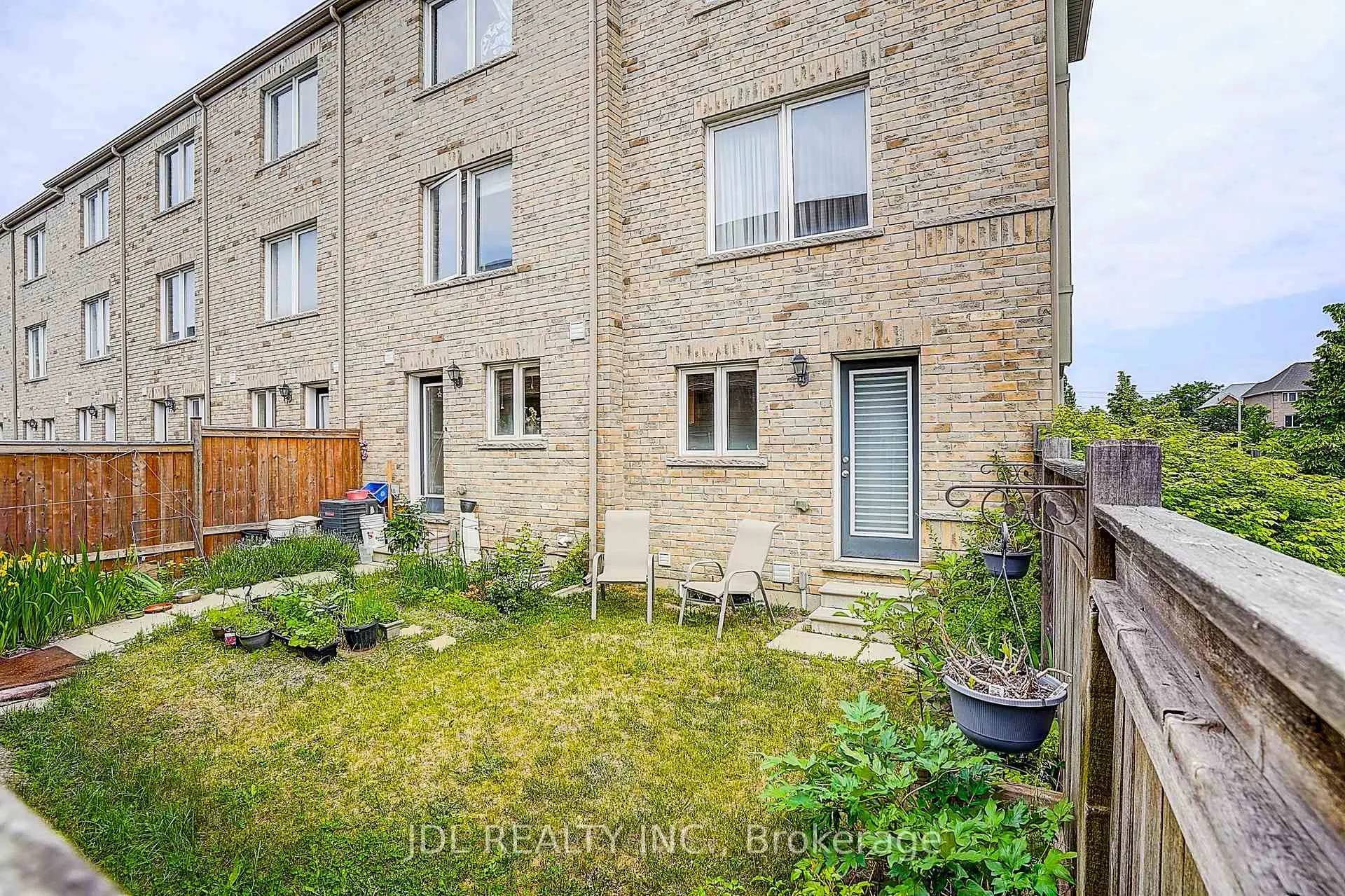 Photo 34 of 49 Kawneer Terrace, Scarborough, Dorset Park — HOMEH