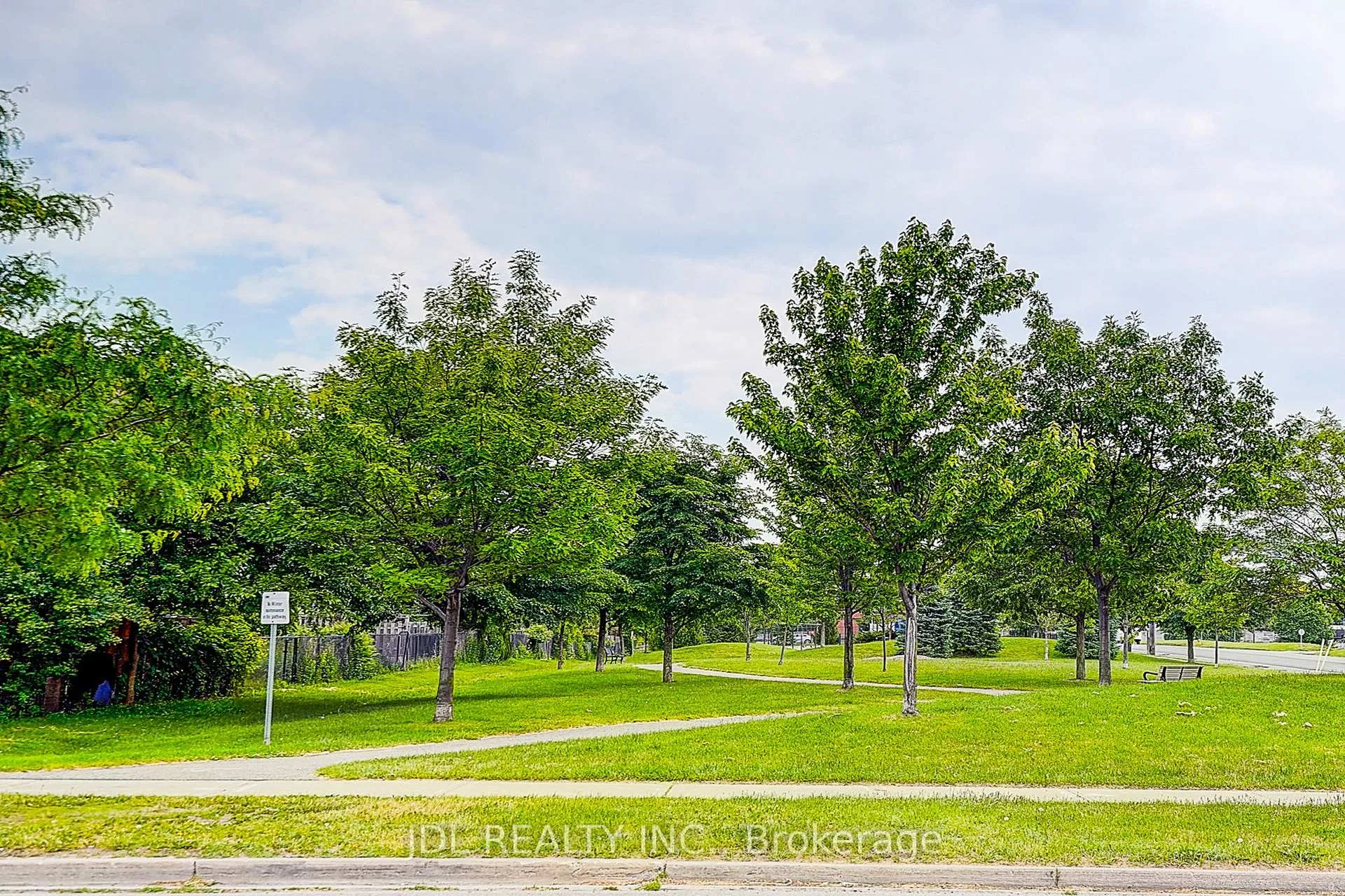 Photo 38 of 49 Kawneer Terrace, Scarborough, Dorset Park — HOMEH