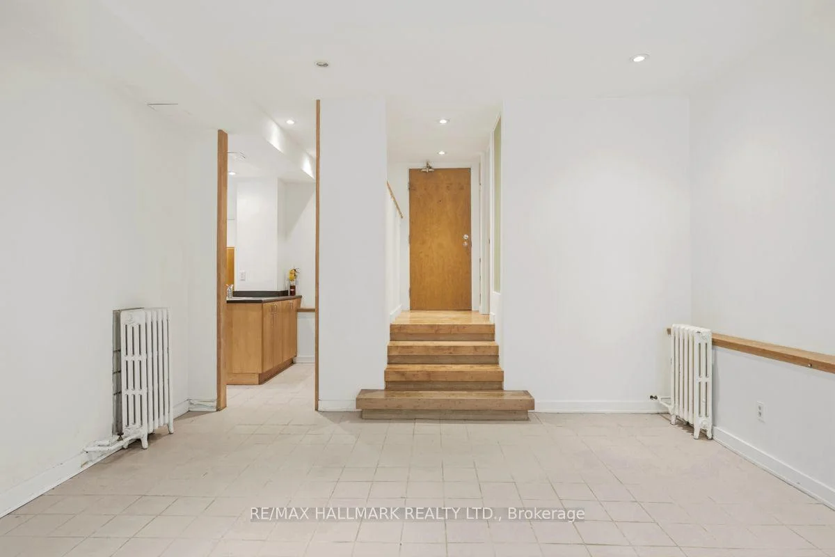 Photo 6 of Unit Lower, 321 Palmerston Boulevard, Toronto, Palmerston-Little Italy — HOMEH