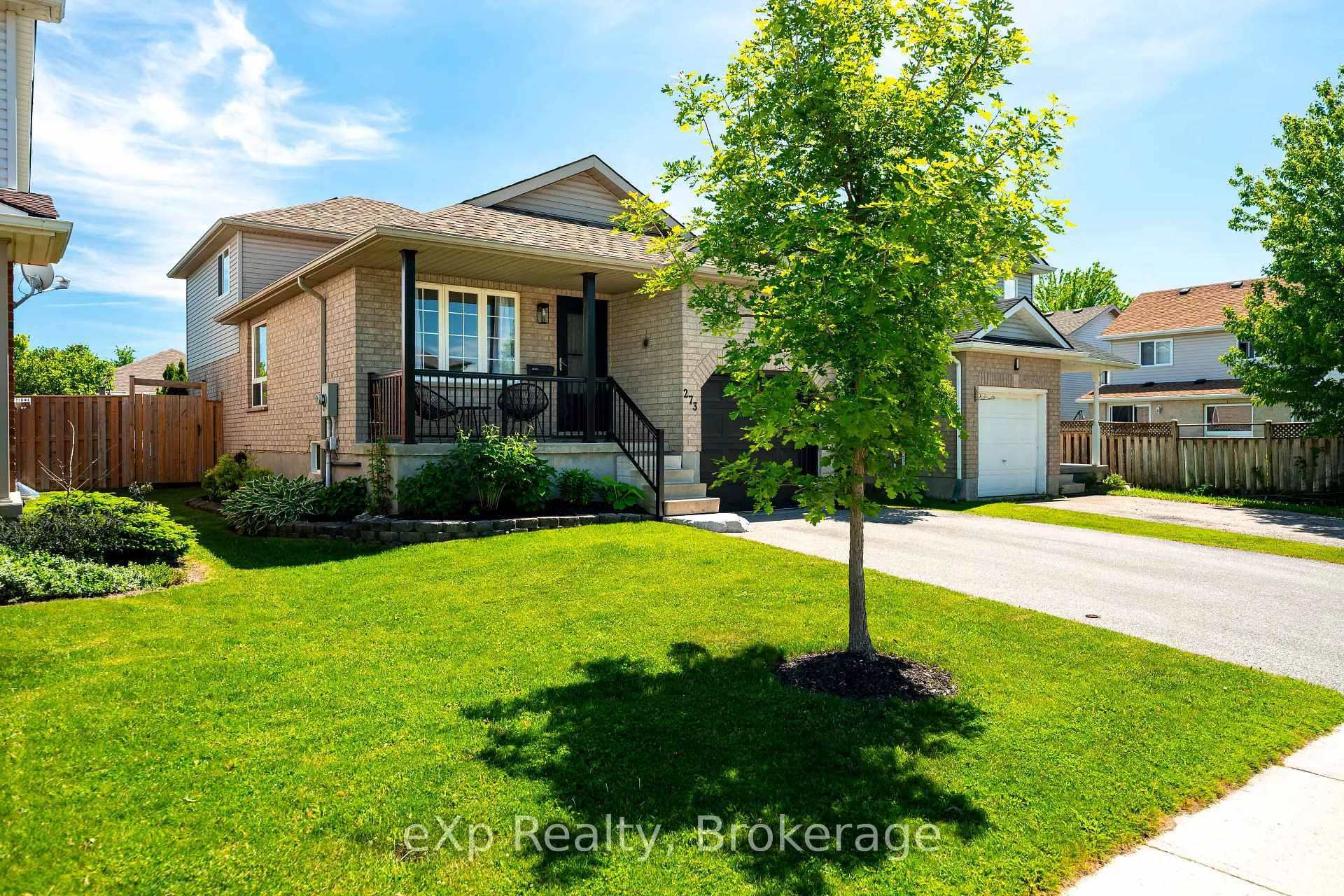 Photo 2 of 273 Millburn Boulevard, Centre Wellington, Fergus — HOMEH