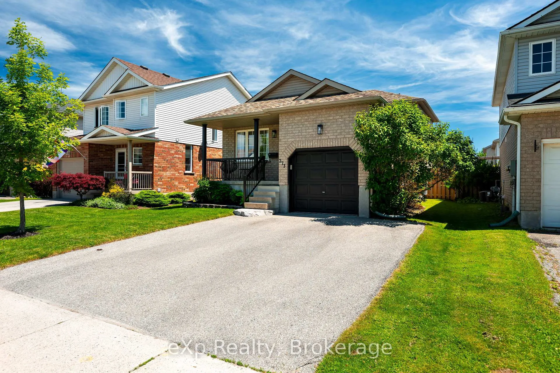 Photo 3 of 273 Millburn Boulevard, Centre Wellington, Fergus — HOMEH