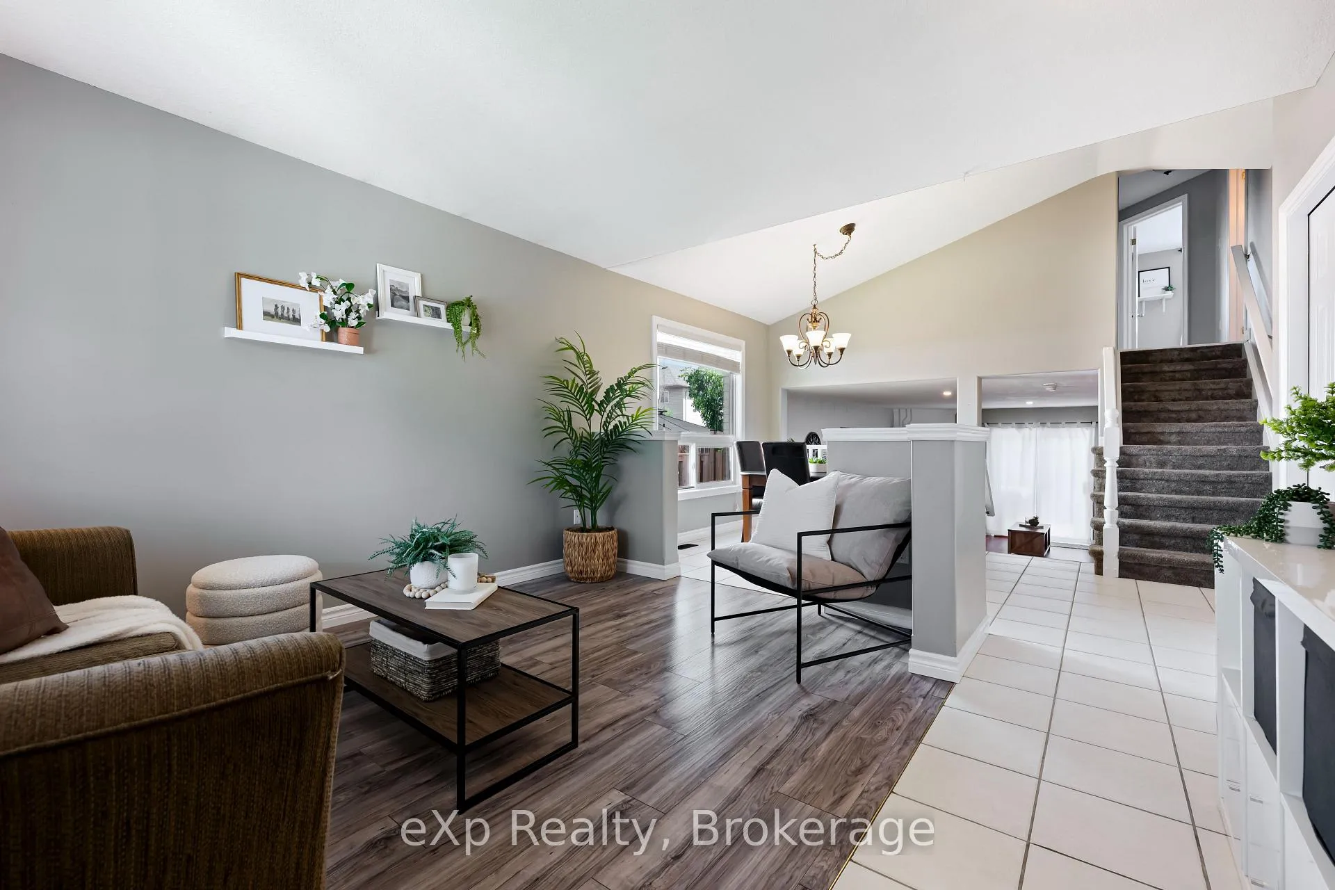 Photo 9 of 273 Millburn Boulevard, Centre Wellington, Fergus — HOMEH