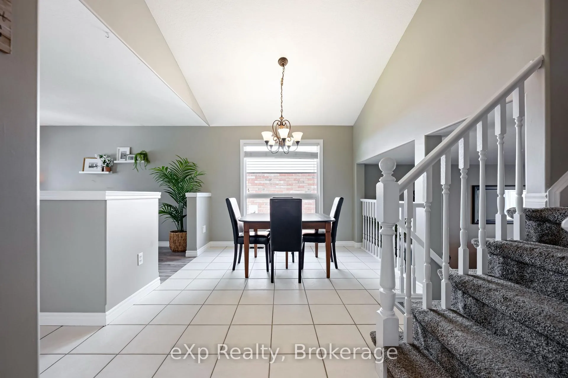 Photo 11 of 273 Millburn Boulevard, Centre Wellington, Fergus — HOMEH