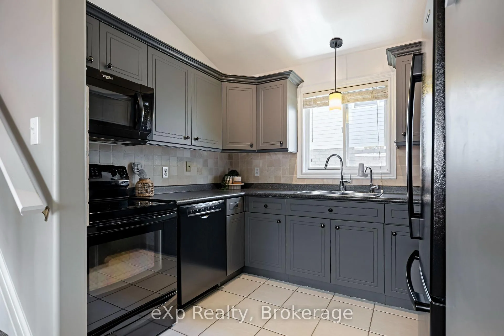 Photo 13 of 273 Millburn Boulevard, Centre Wellington, Fergus — HOMEH