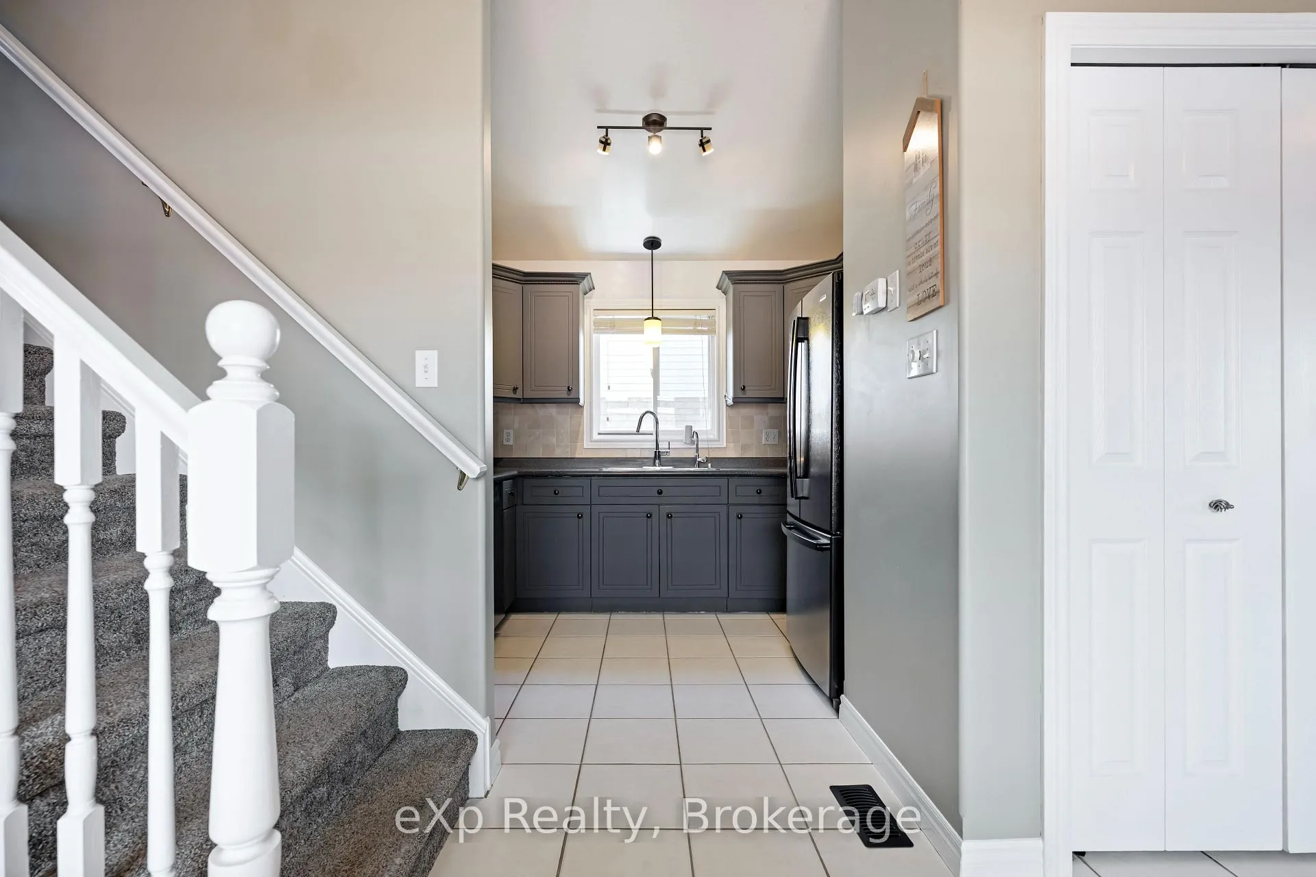 Photo 14 of 273 Millburn Boulevard, Centre Wellington, Fergus — HOMEH
