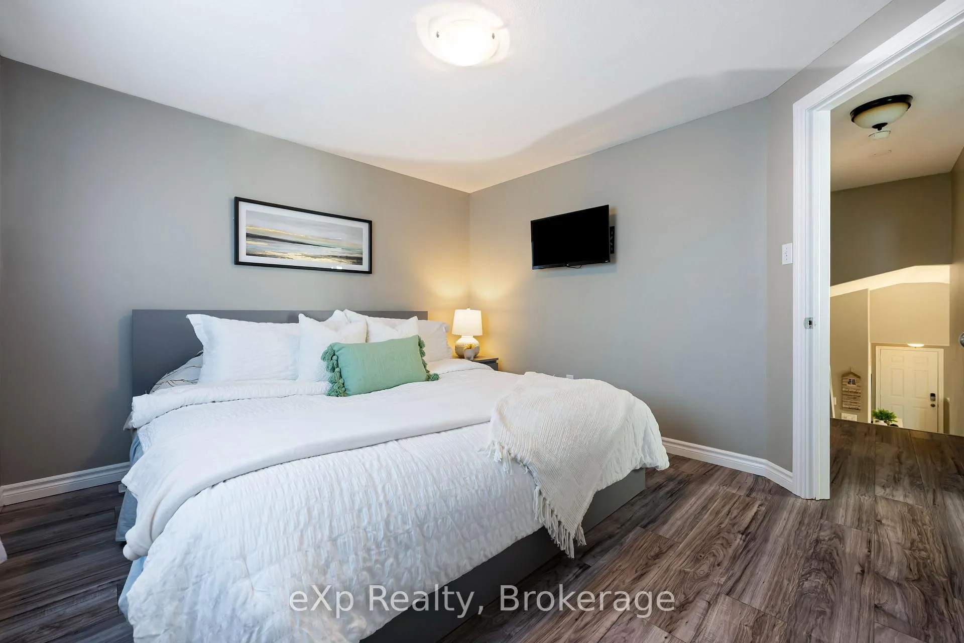Photo 16 of 273 Millburn Boulevard, Centre Wellington, Fergus — HOMEH