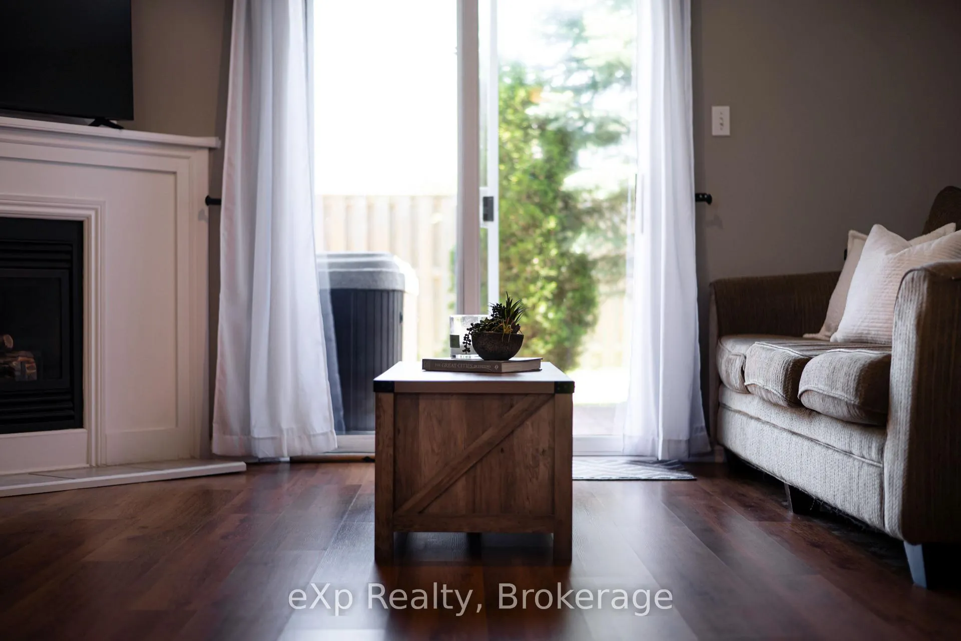 Photo 23 of 273 Millburn Boulevard, Centre Wellington, Fergus — HOMEH