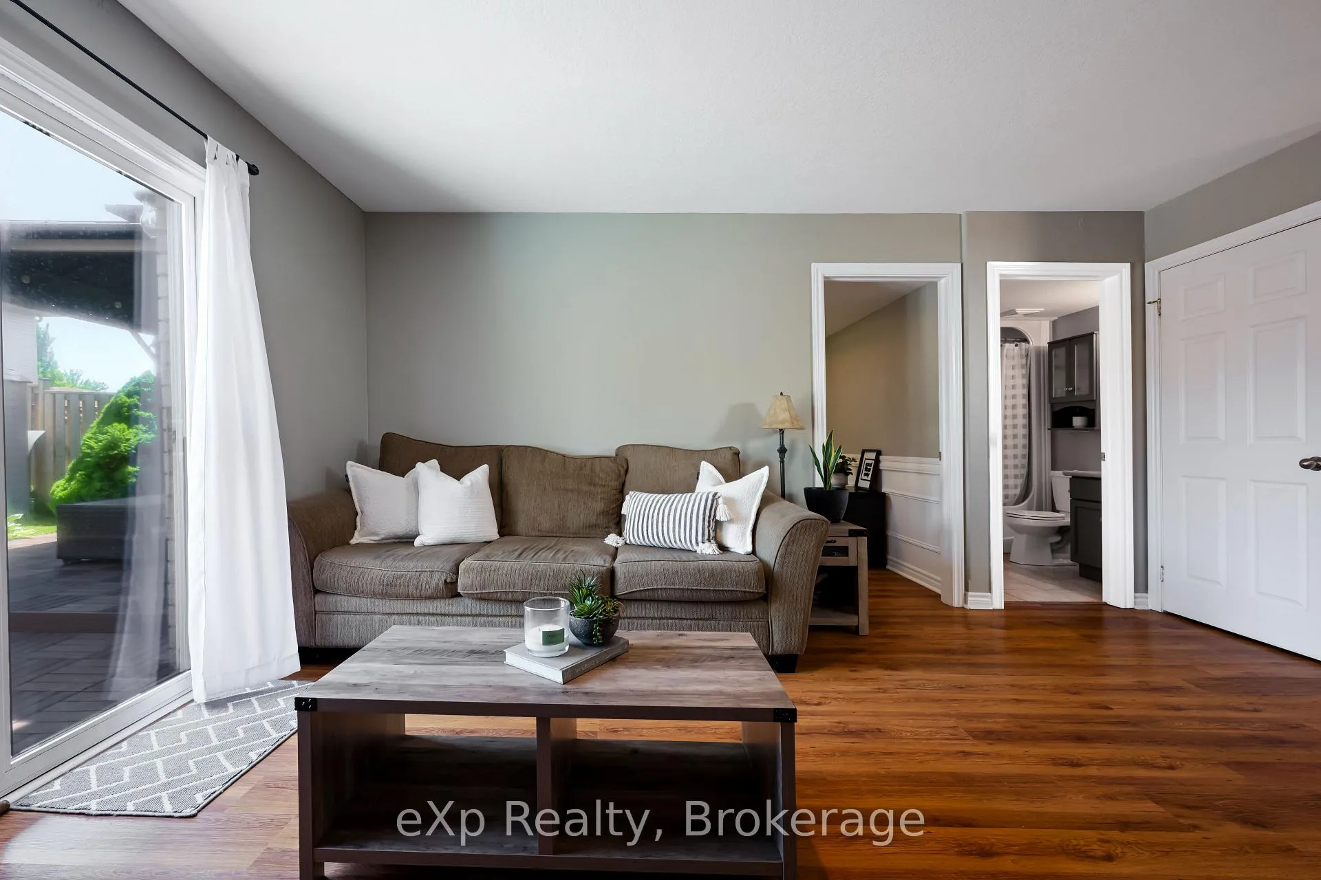 Photo 24 of 273 Millburn Boulevard, Centre Wellington, Fergus — HOMEH