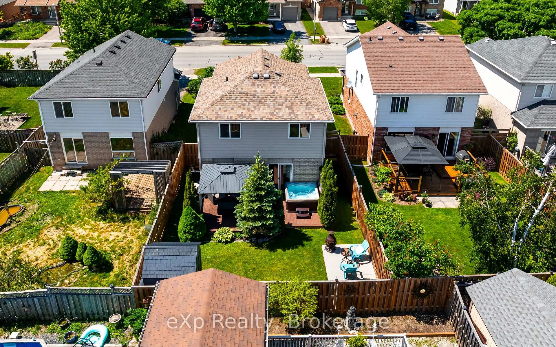 Photo 33 of 273 Millburn Boulevard, Centre Wellington, Fergus — HOMEH