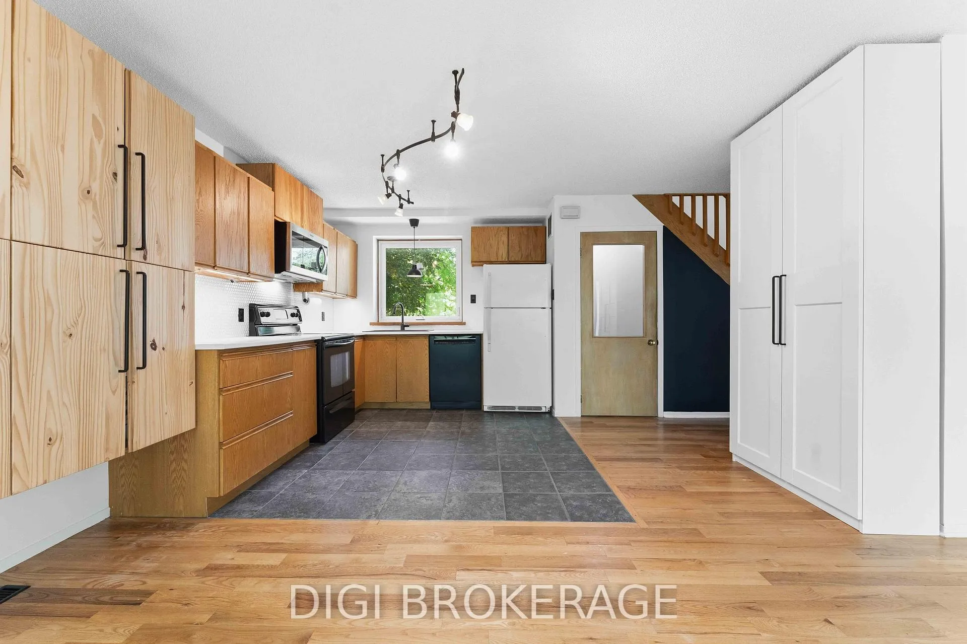 Photo 19 of 332 Iona Street, Ottawa, Westboro/Hampton Park — HOMEH