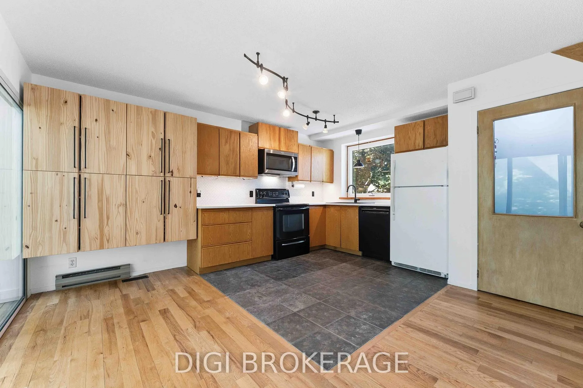 Photo 20 of 332 Iona Street, Ottawa, Westboro/Hampton Park — HOMEH